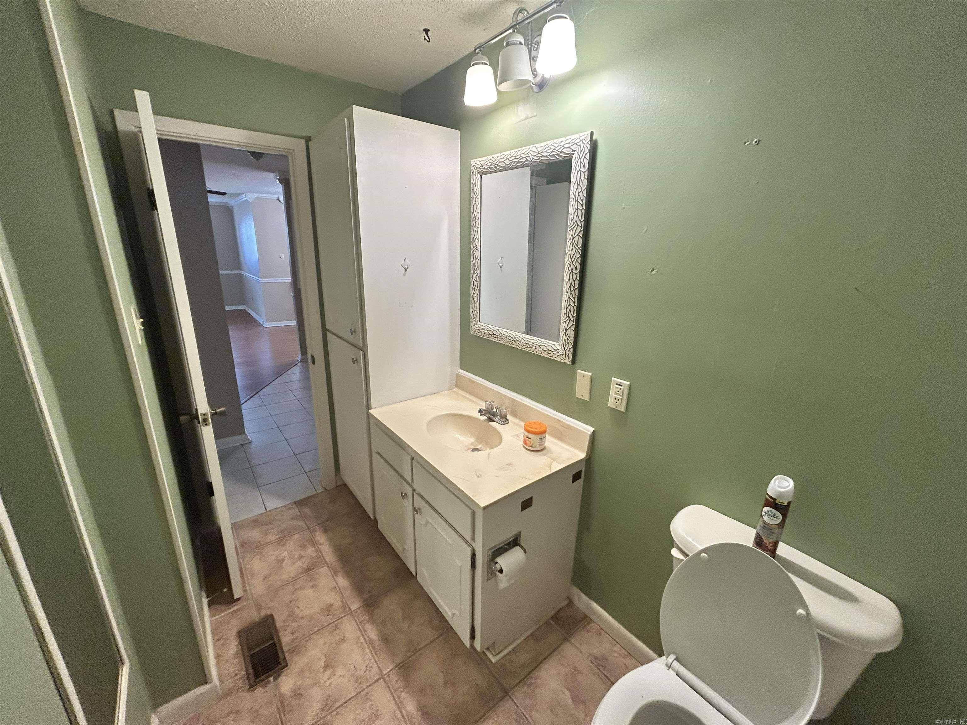 LAKEWOOD HILLS - Residential