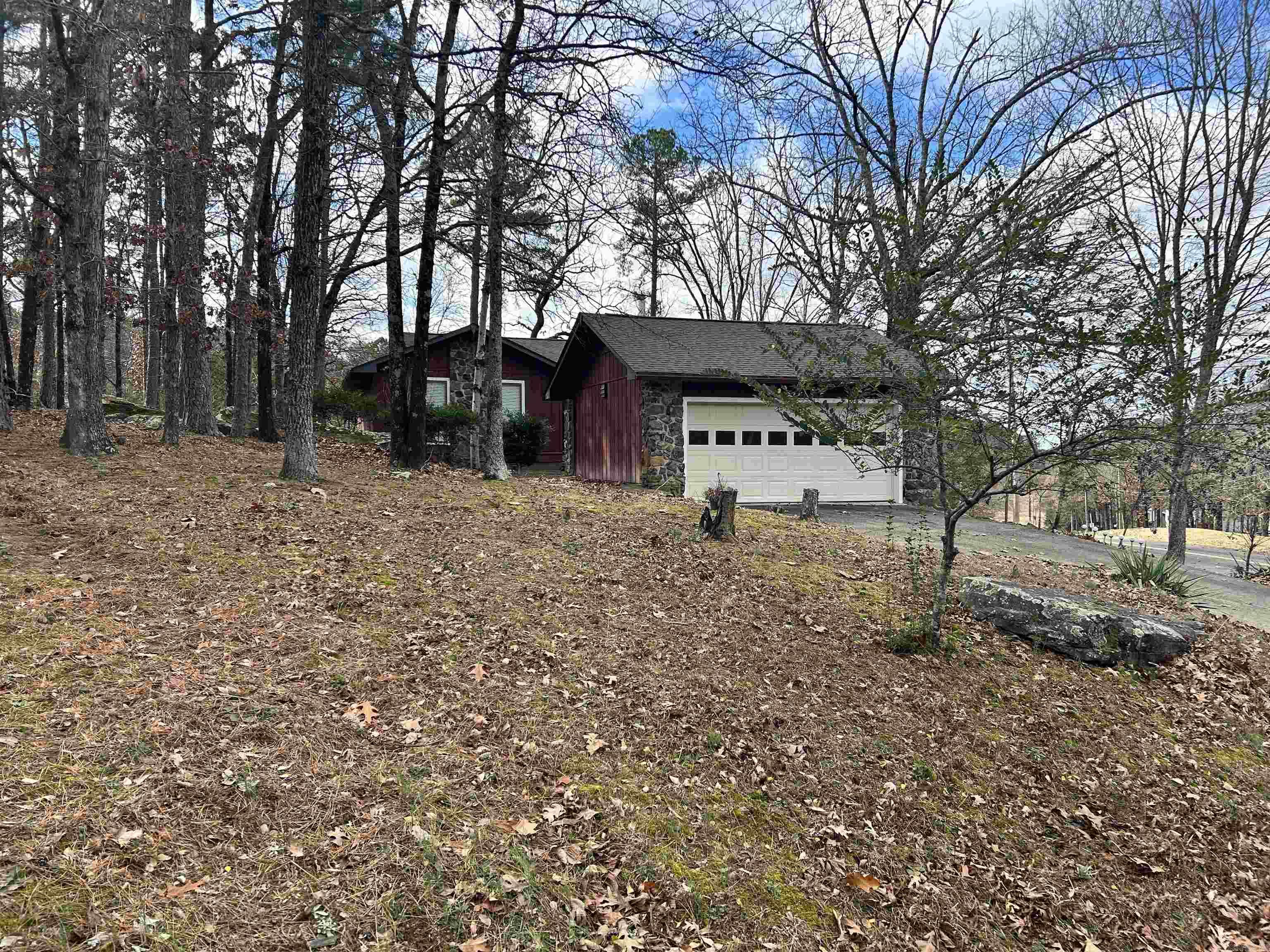 LAKEWOOD HILLS - Residential