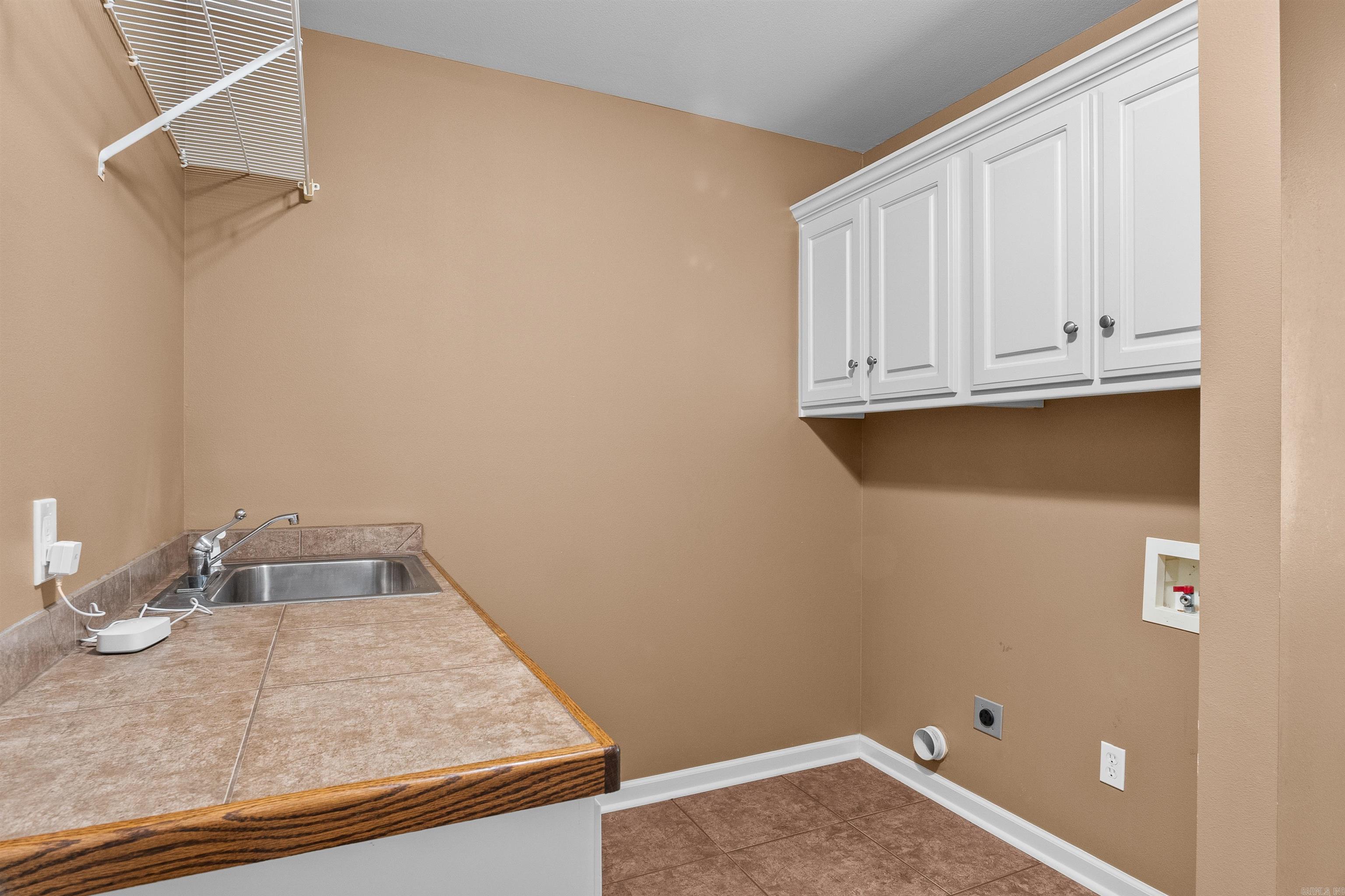 CORNERSTONE EST - Residential