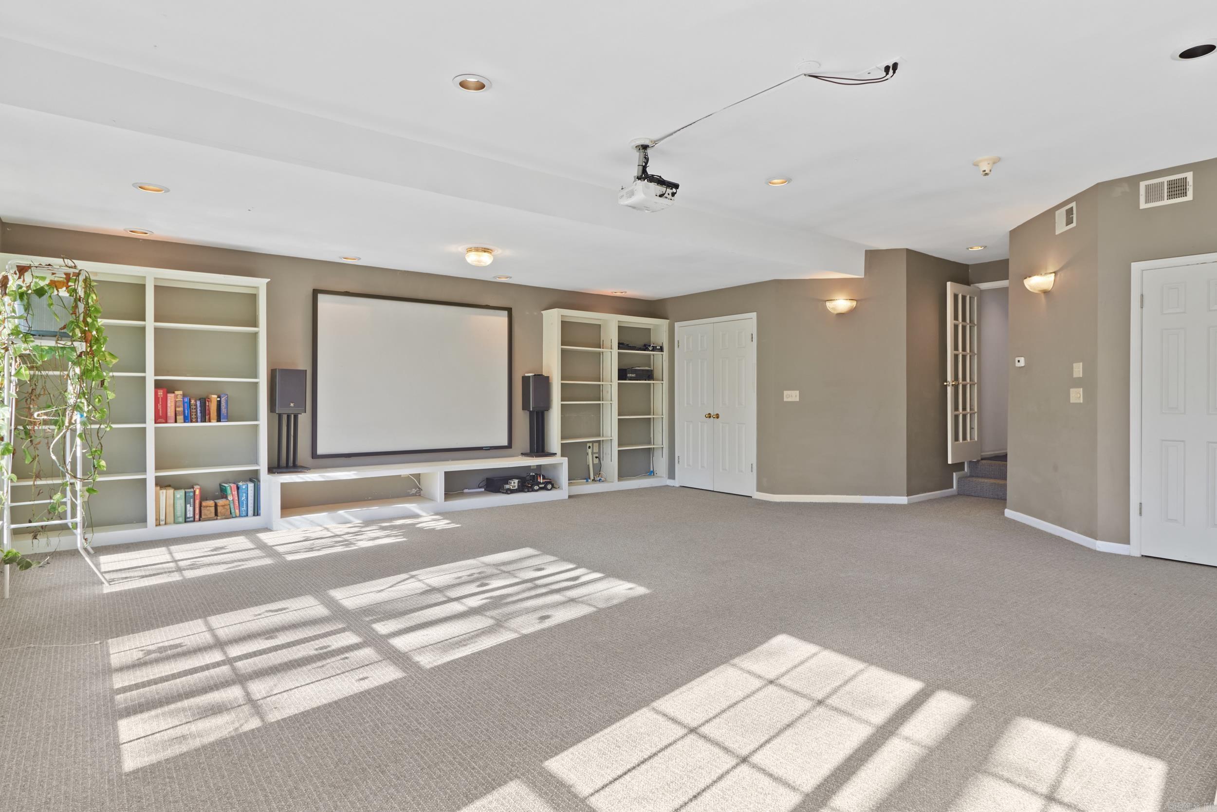 PLEASANT VALLEY - Residential