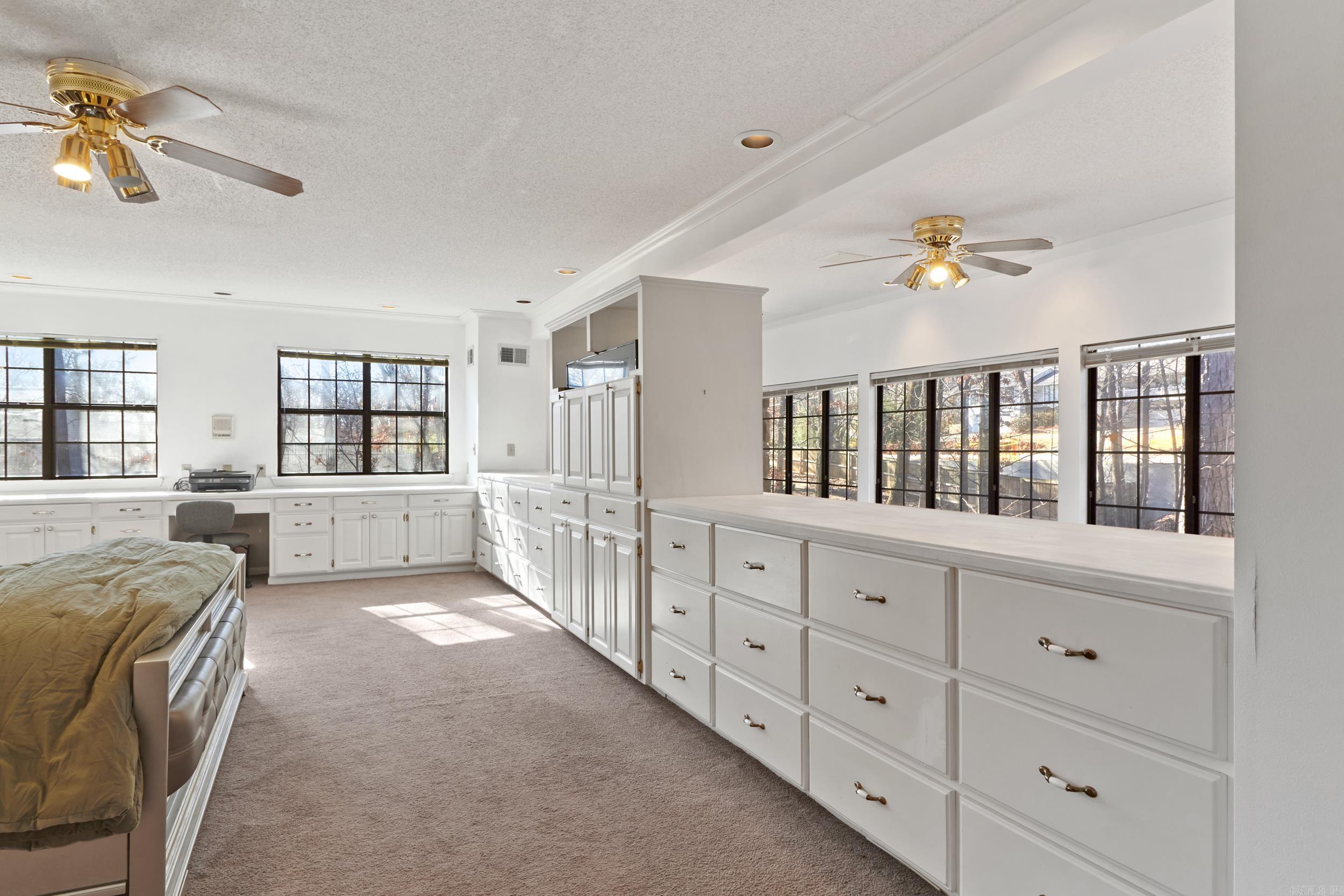 PLEASANT VALLEY - Residential