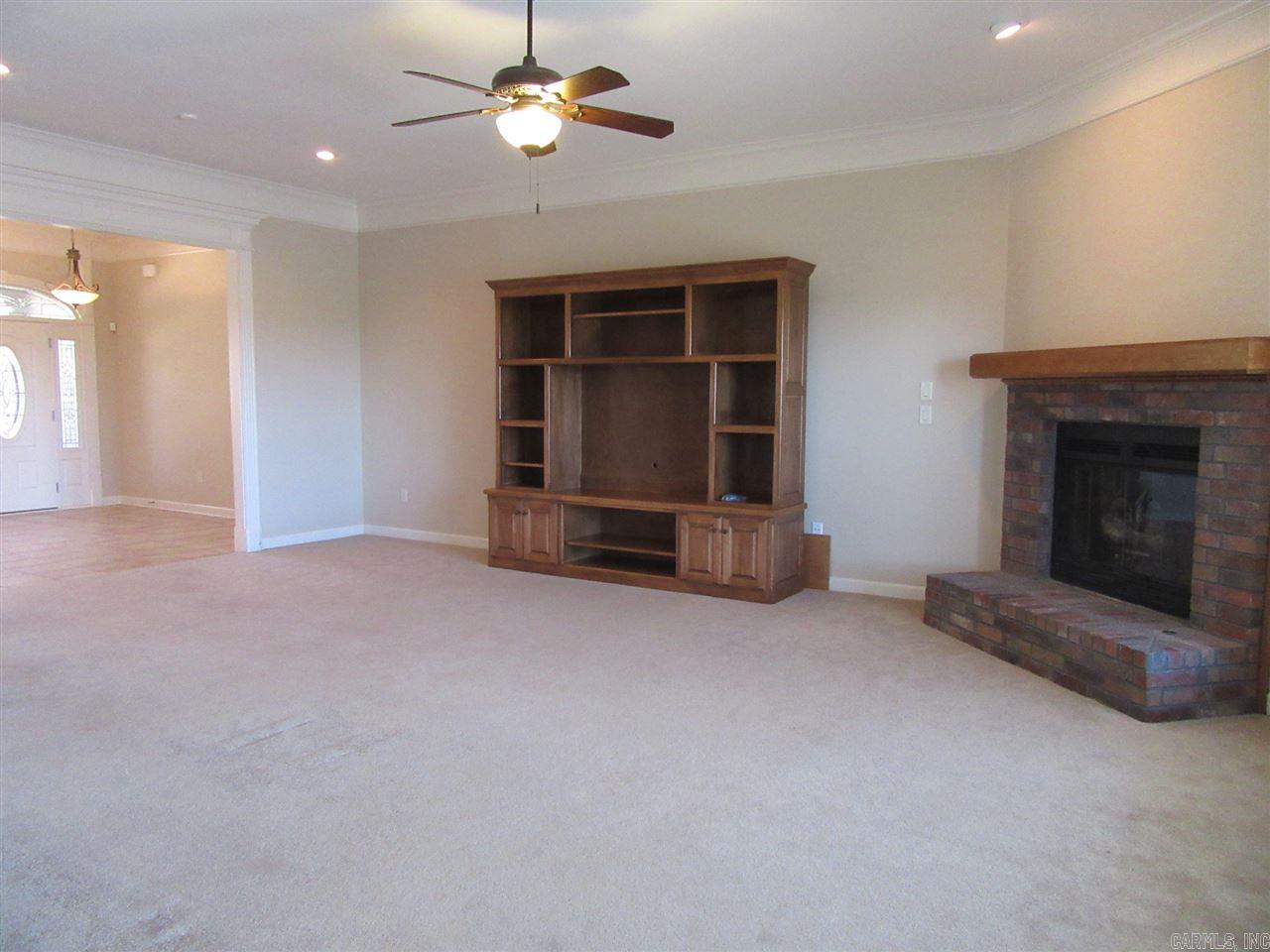 MAJESTIC POINTE - Residential