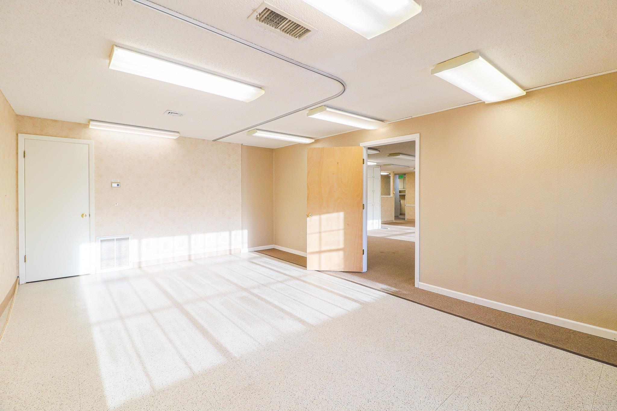 Meriwether Trust 1st - Commercial Lease
