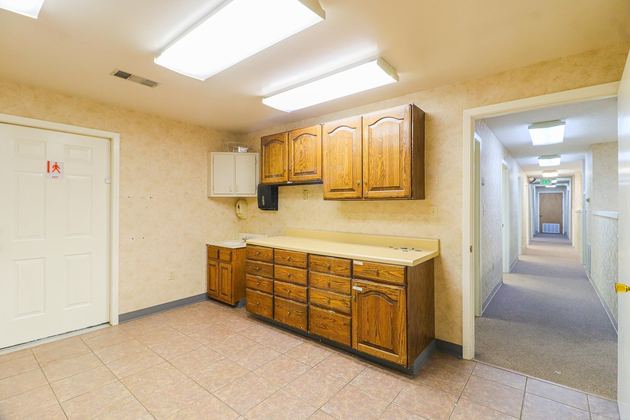 Meriwether Trust 1st - Commercial Lease