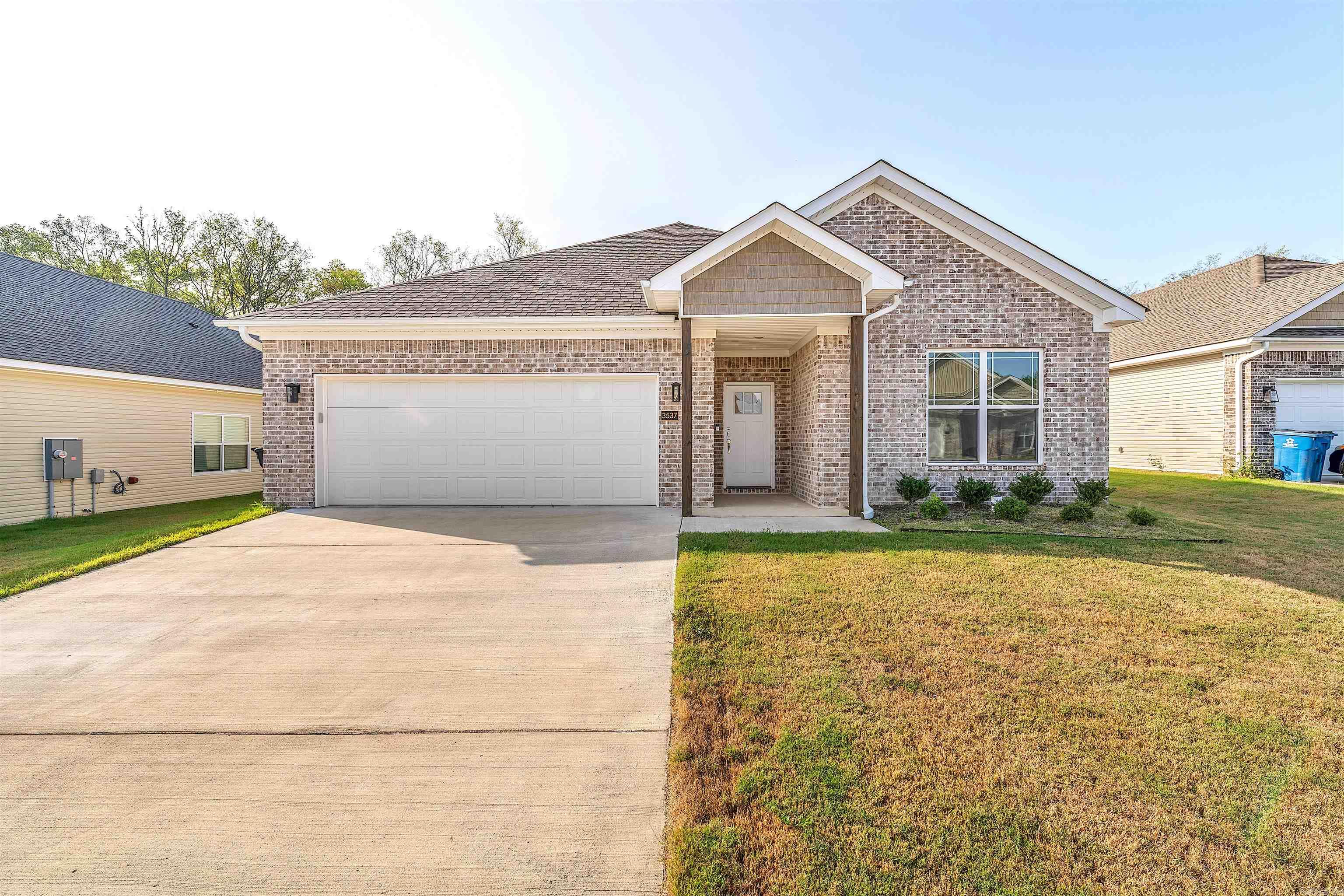 THE VILLAGES AT MAGNOLIA LANE - Residential