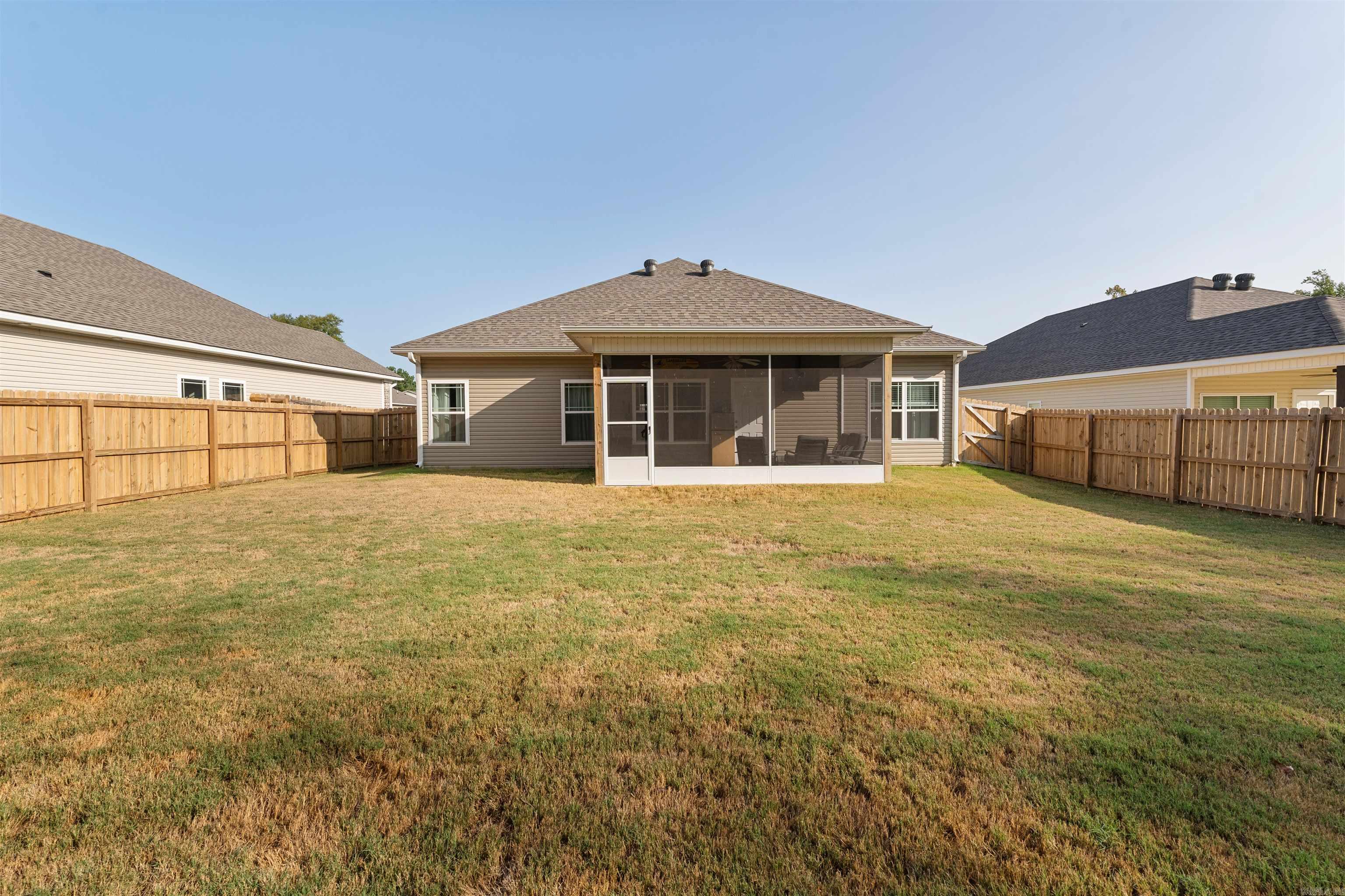 THE VILLAGES AT MAGNOLIA LANE - Residential