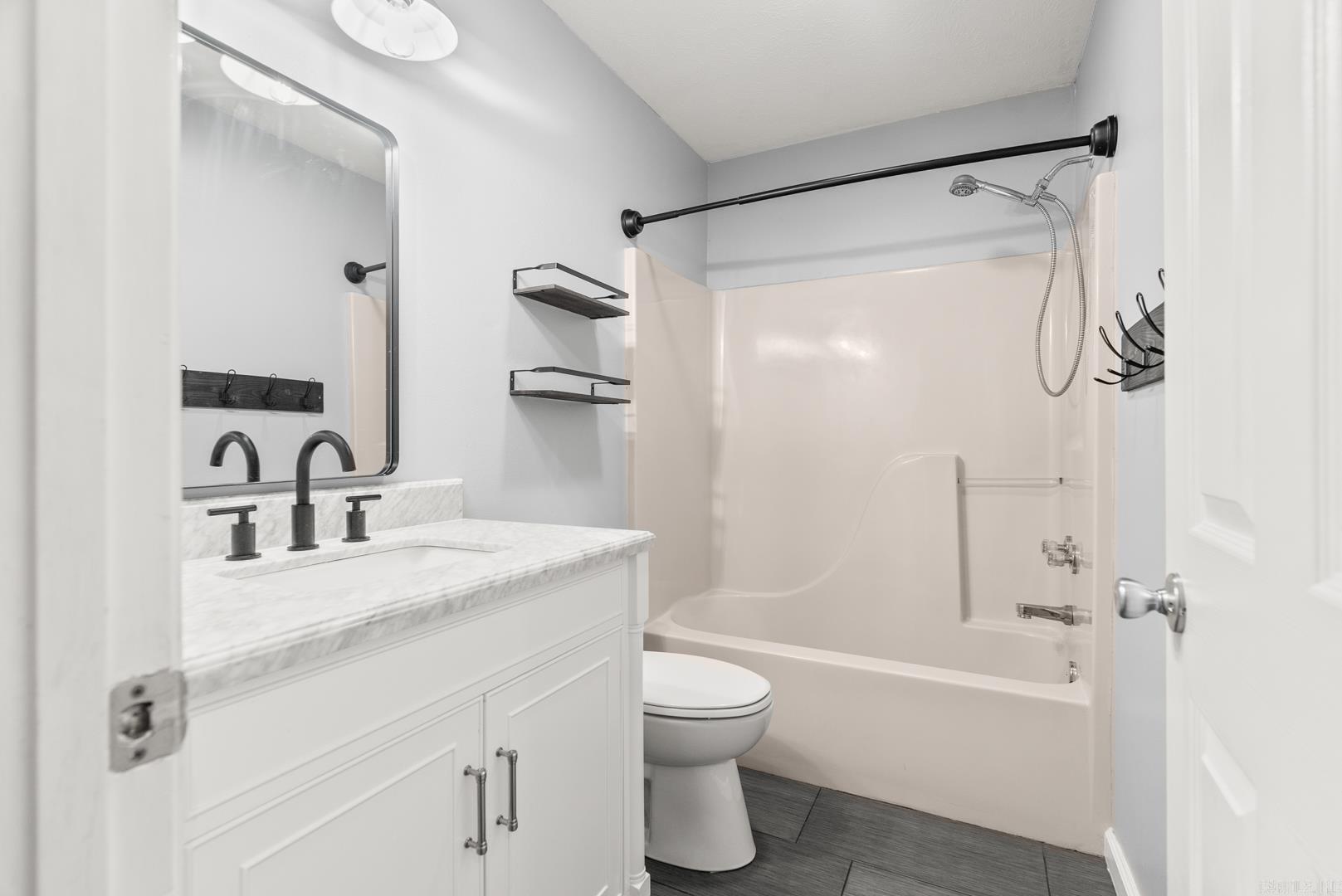 MILL CREEK EST - Residential