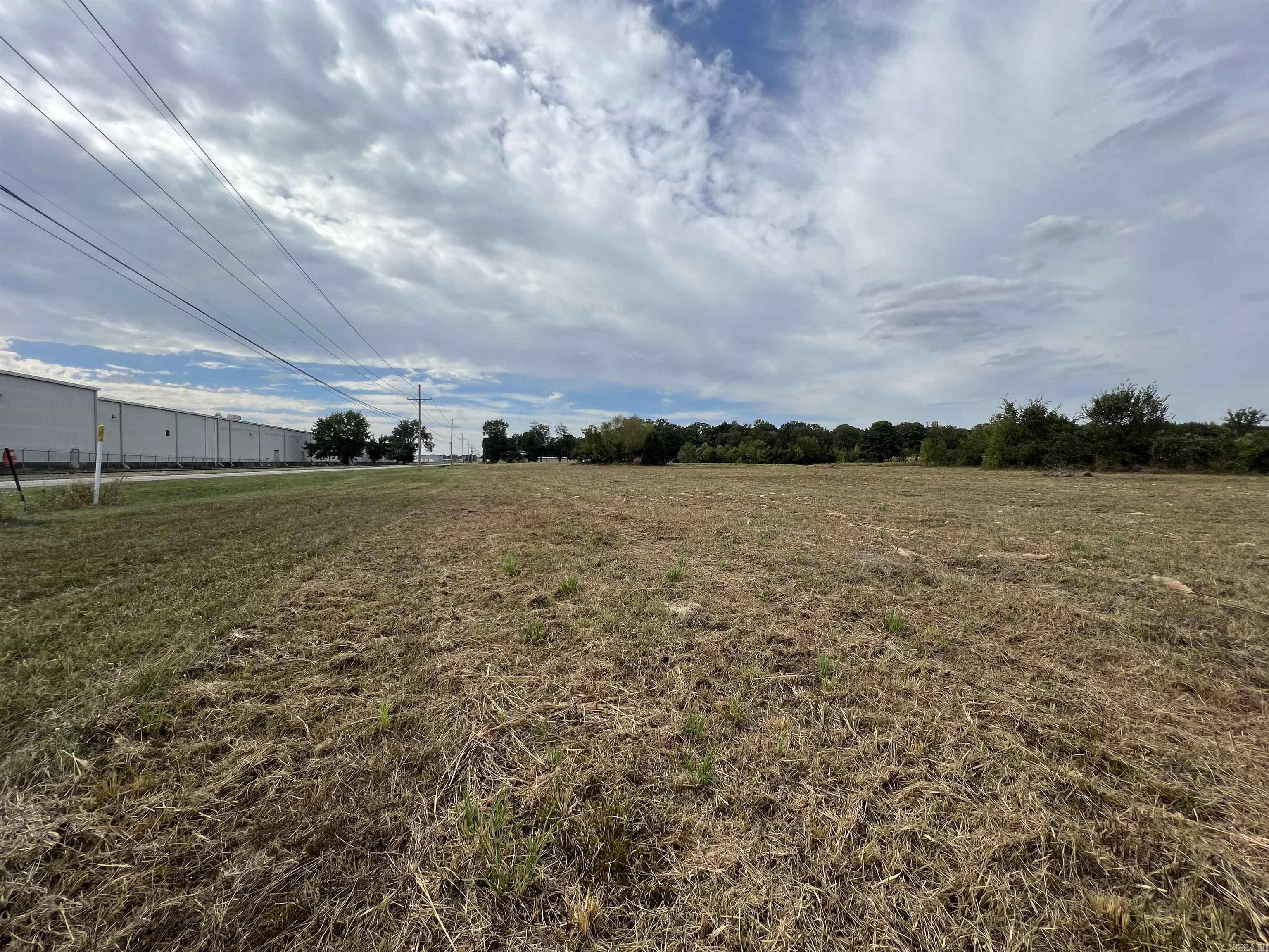 Searcy Outlots - Land