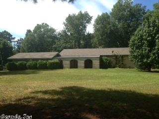 Spacious 4 Bedroom 2.5 Bath house located in Glenwood, just minutes from the Glenwood Golf Course. This home as a newly updated kitchen, 2 living areas, large yard and much more. Priced to Sell!