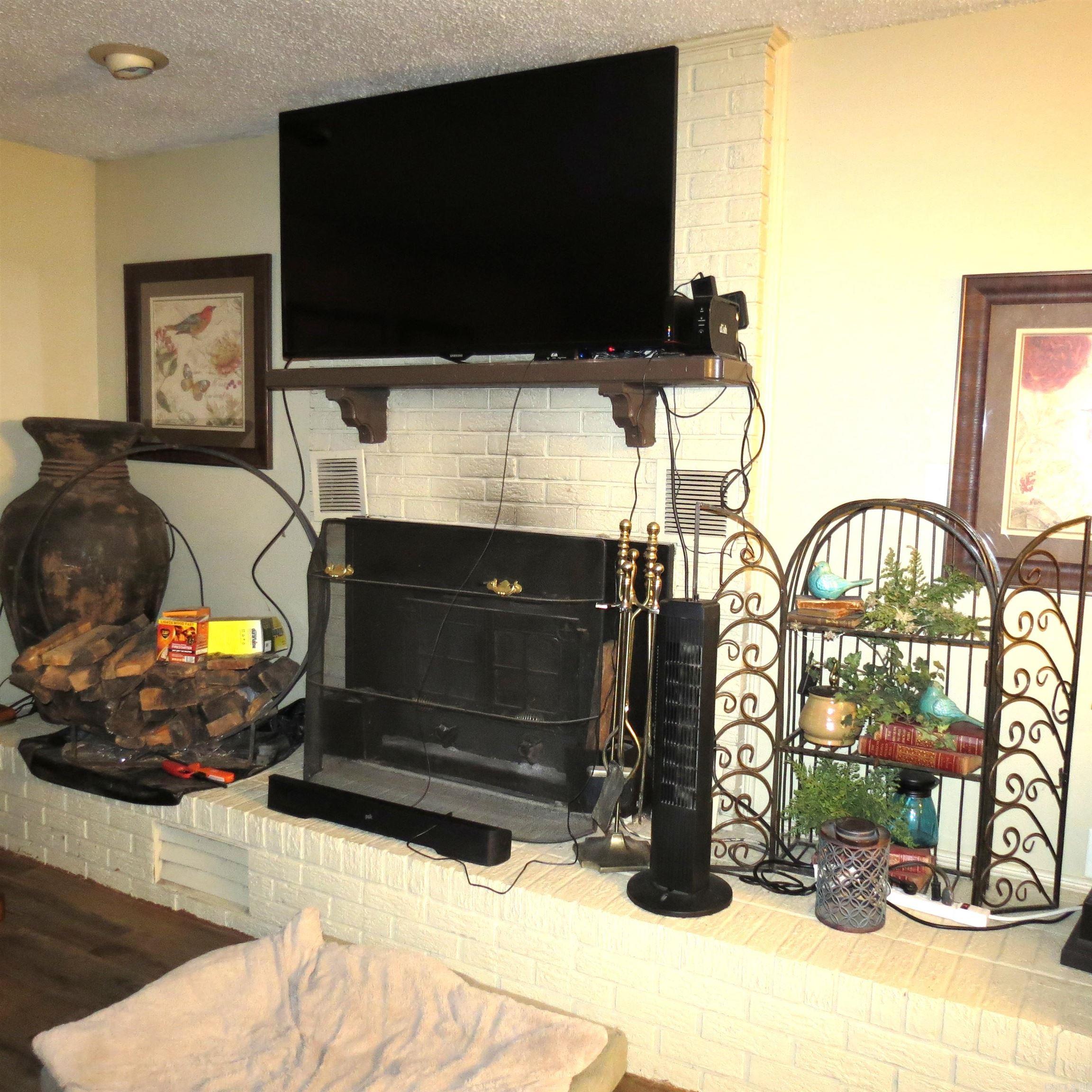OAK LAWN ESTATES - Residential