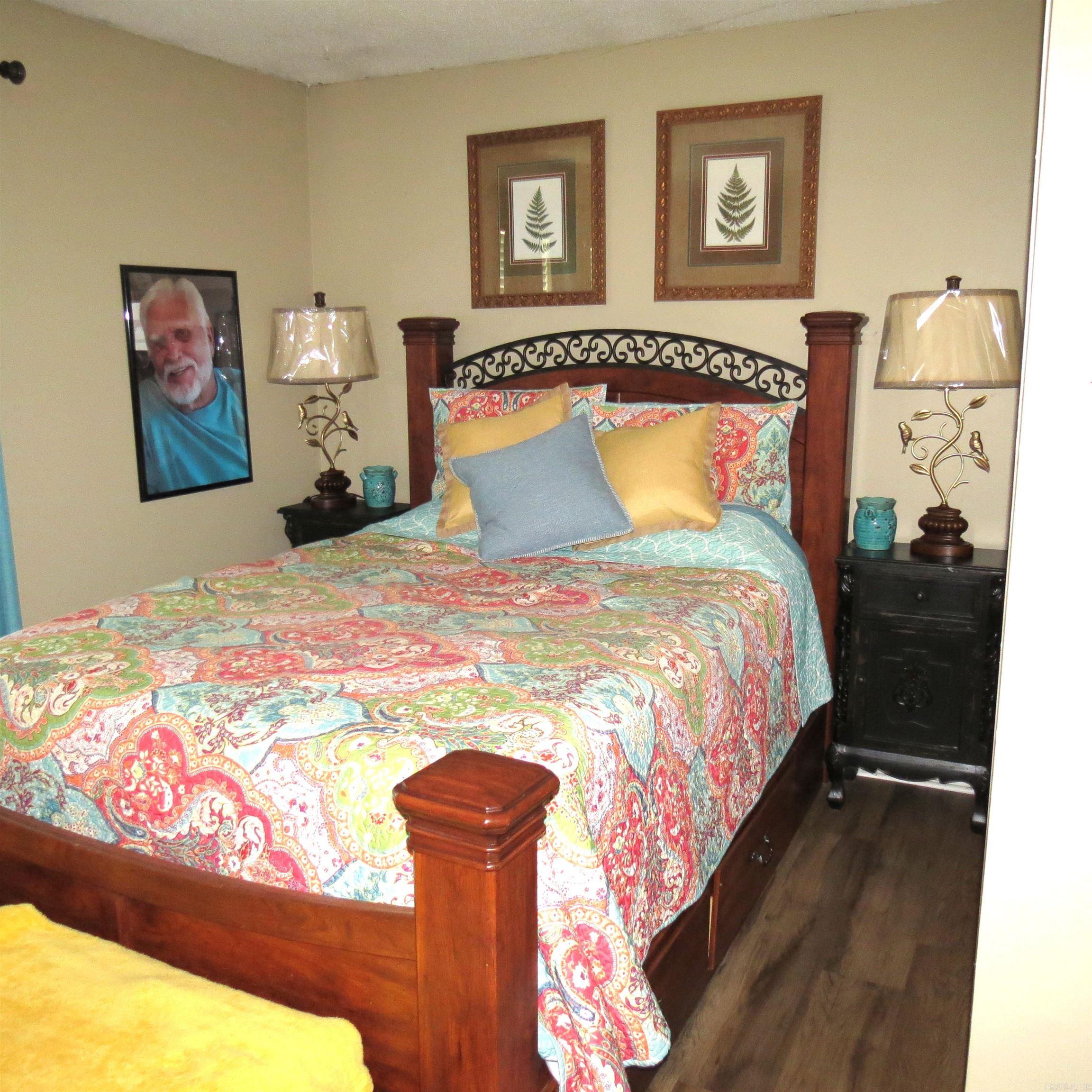 OAK LAWN ESTATES - Residential