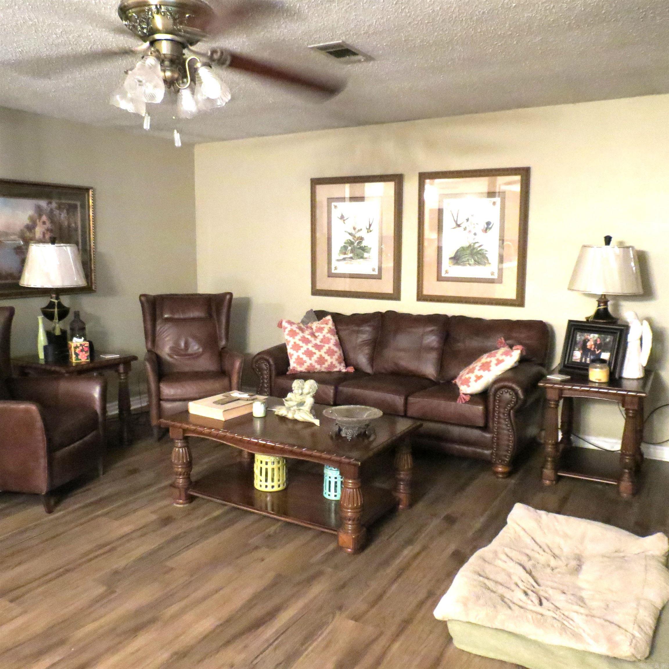 OAK LAWN ESTATES - Residential