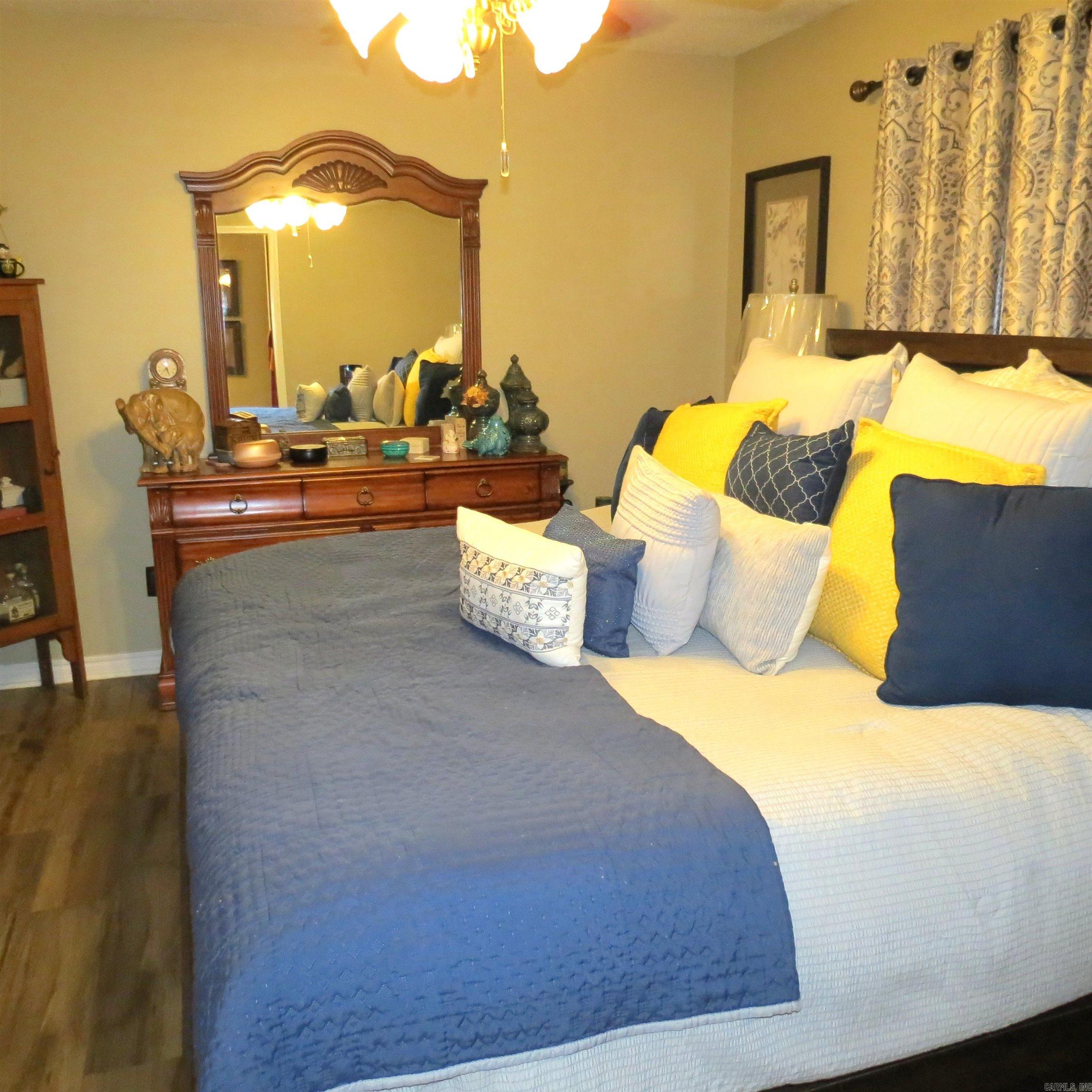 OAK LAWN ESTATES - Residential