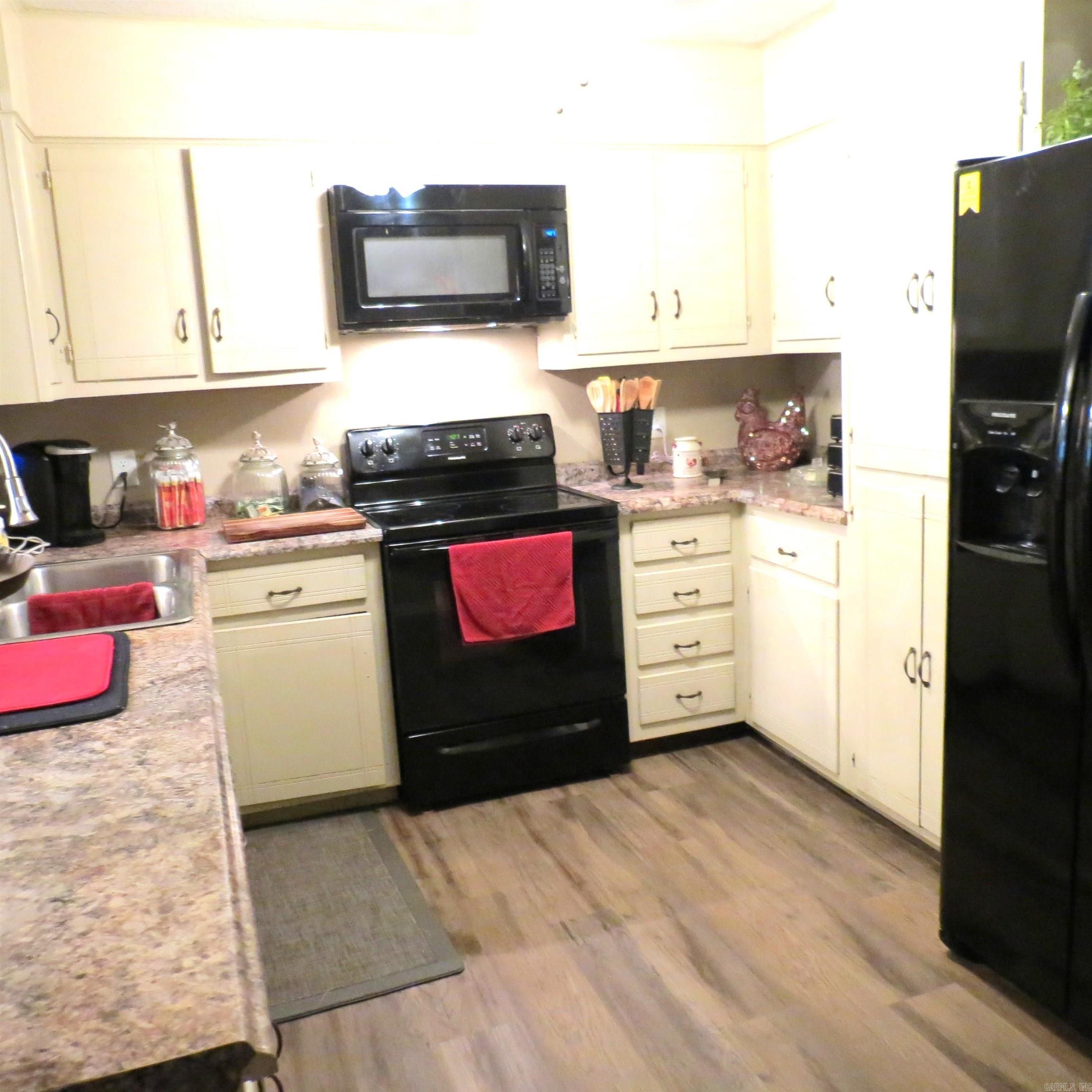 OAK LAWN ESTATES - Residential