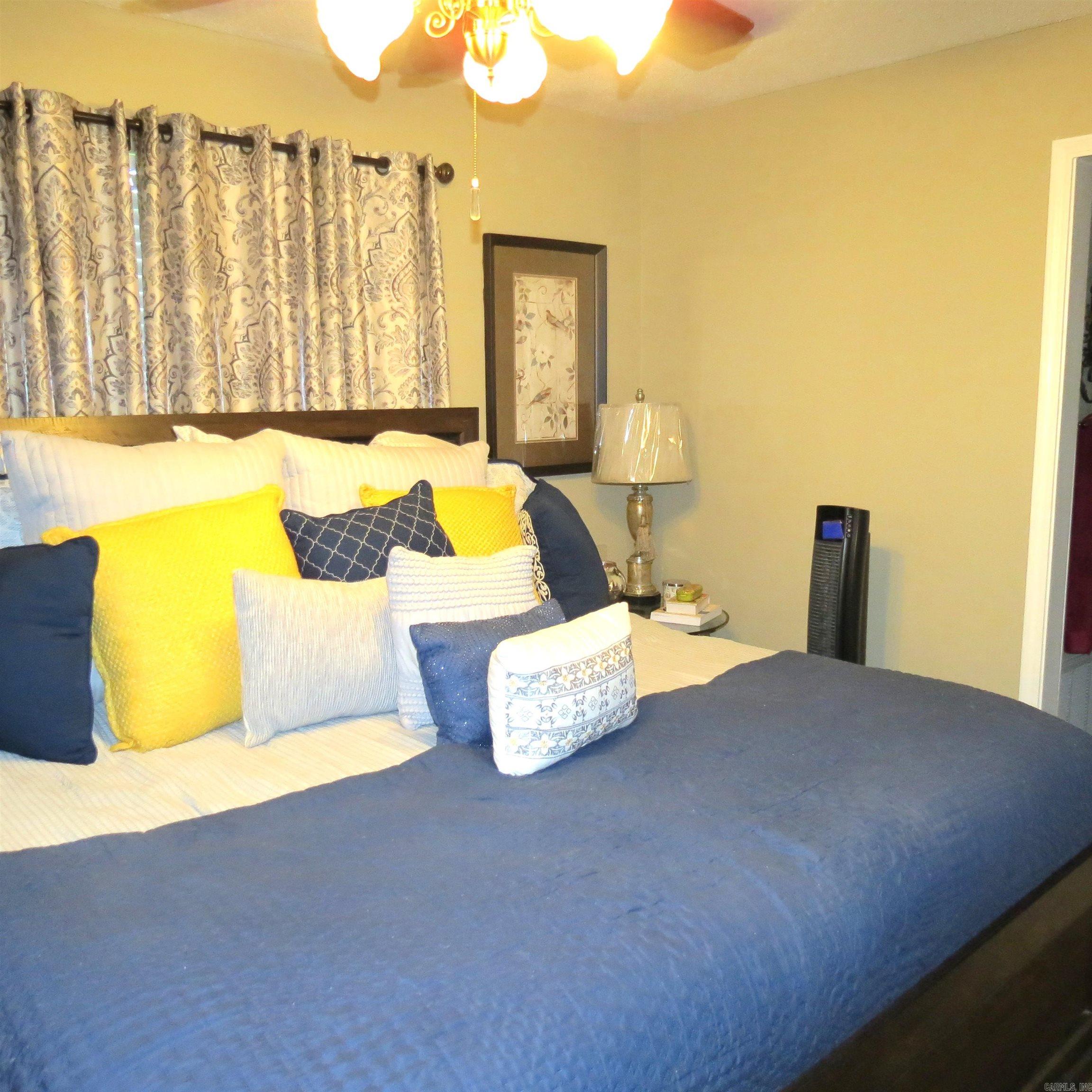 OAK LAWN ESTATES - Residential