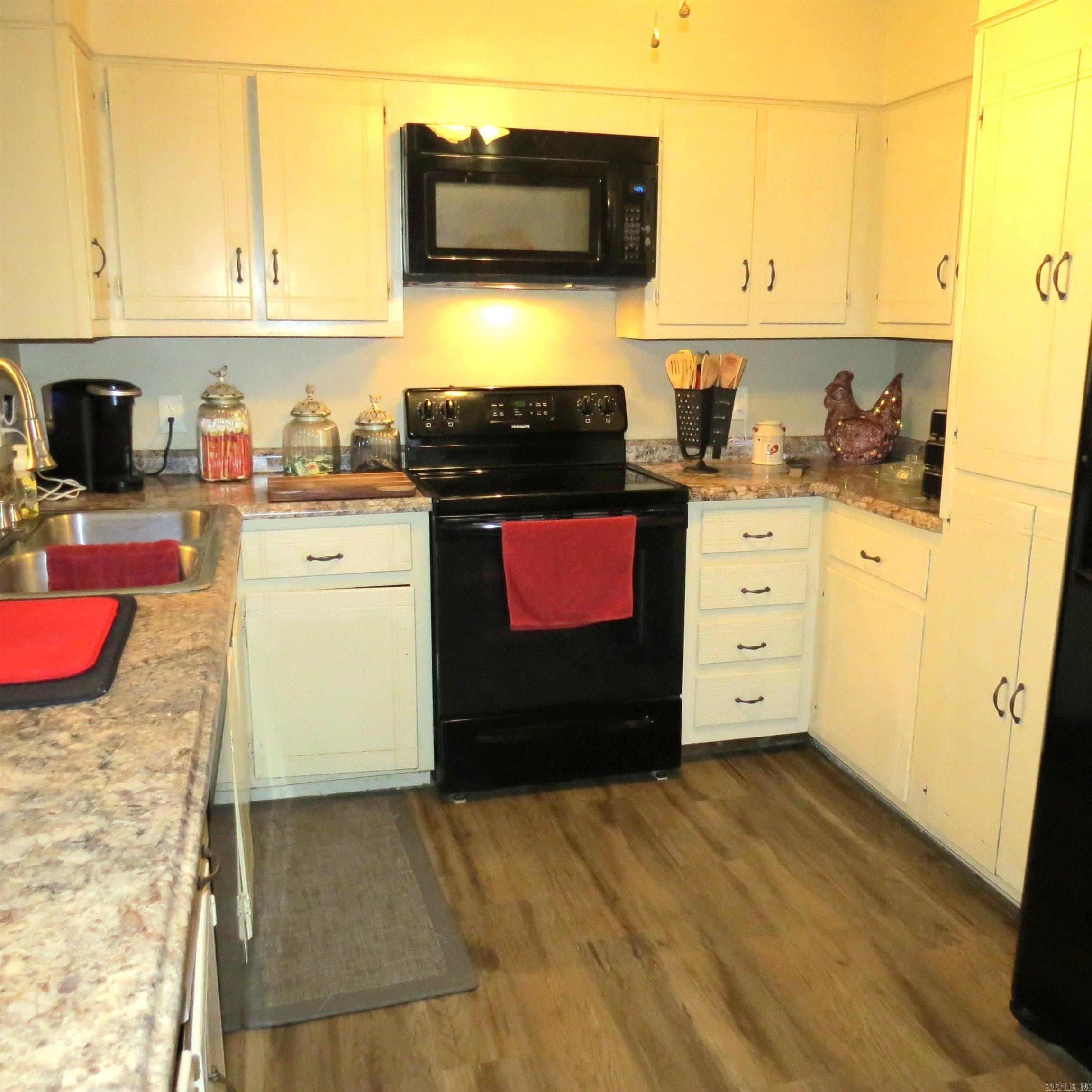 OAK LAWN ESTATES - Residential