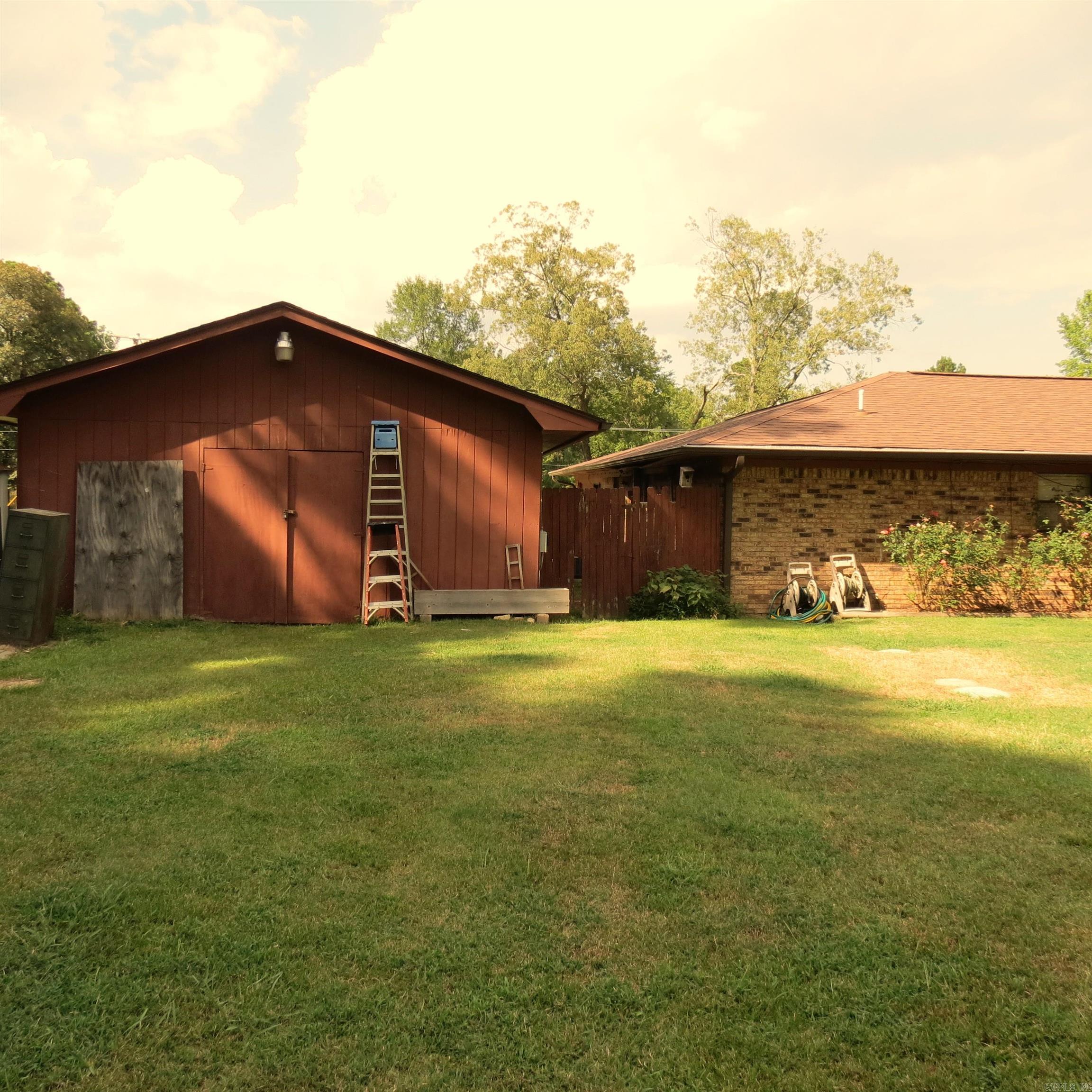 OAK LAWN ESTATES - Residential