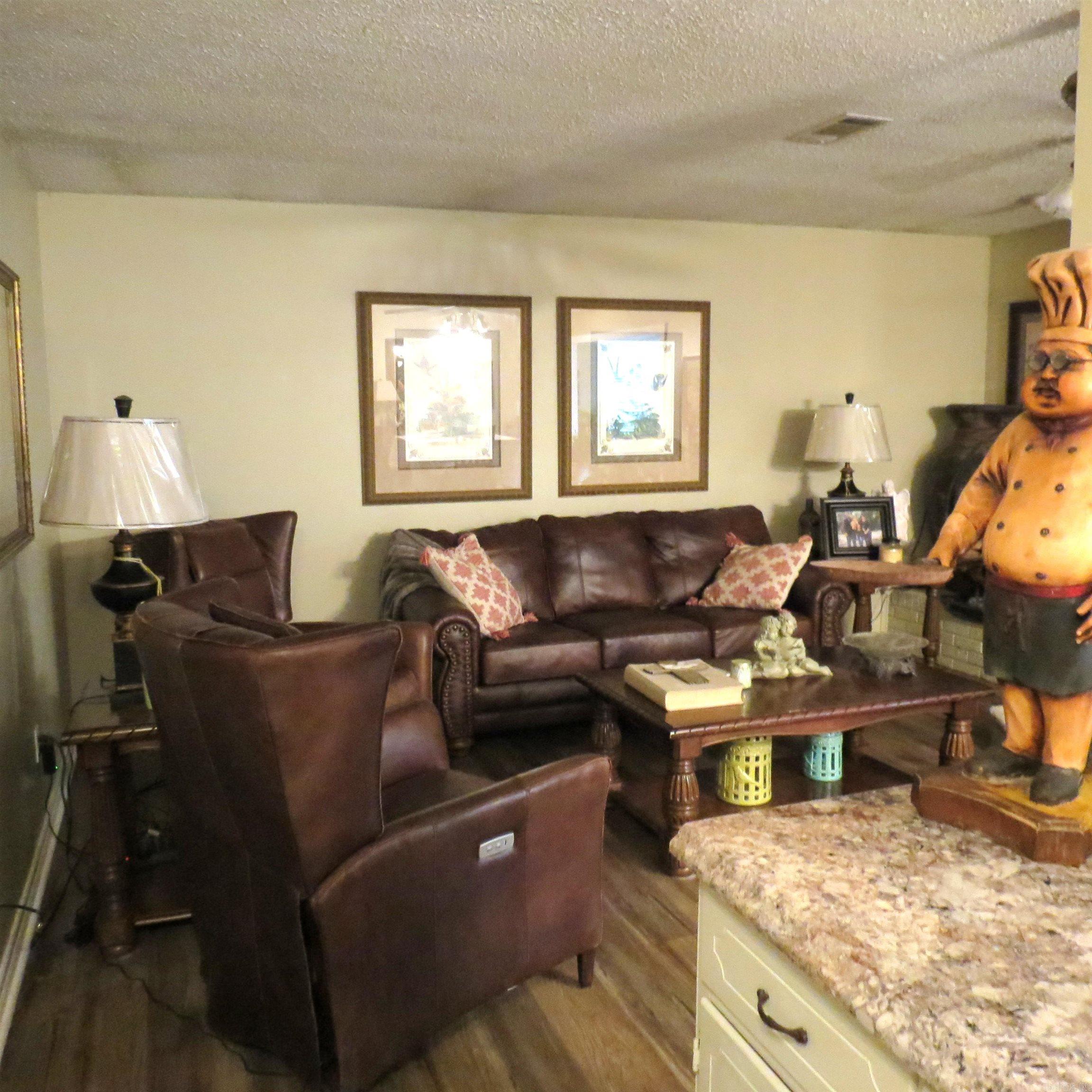 OAK LAWN ESTATES - Residential