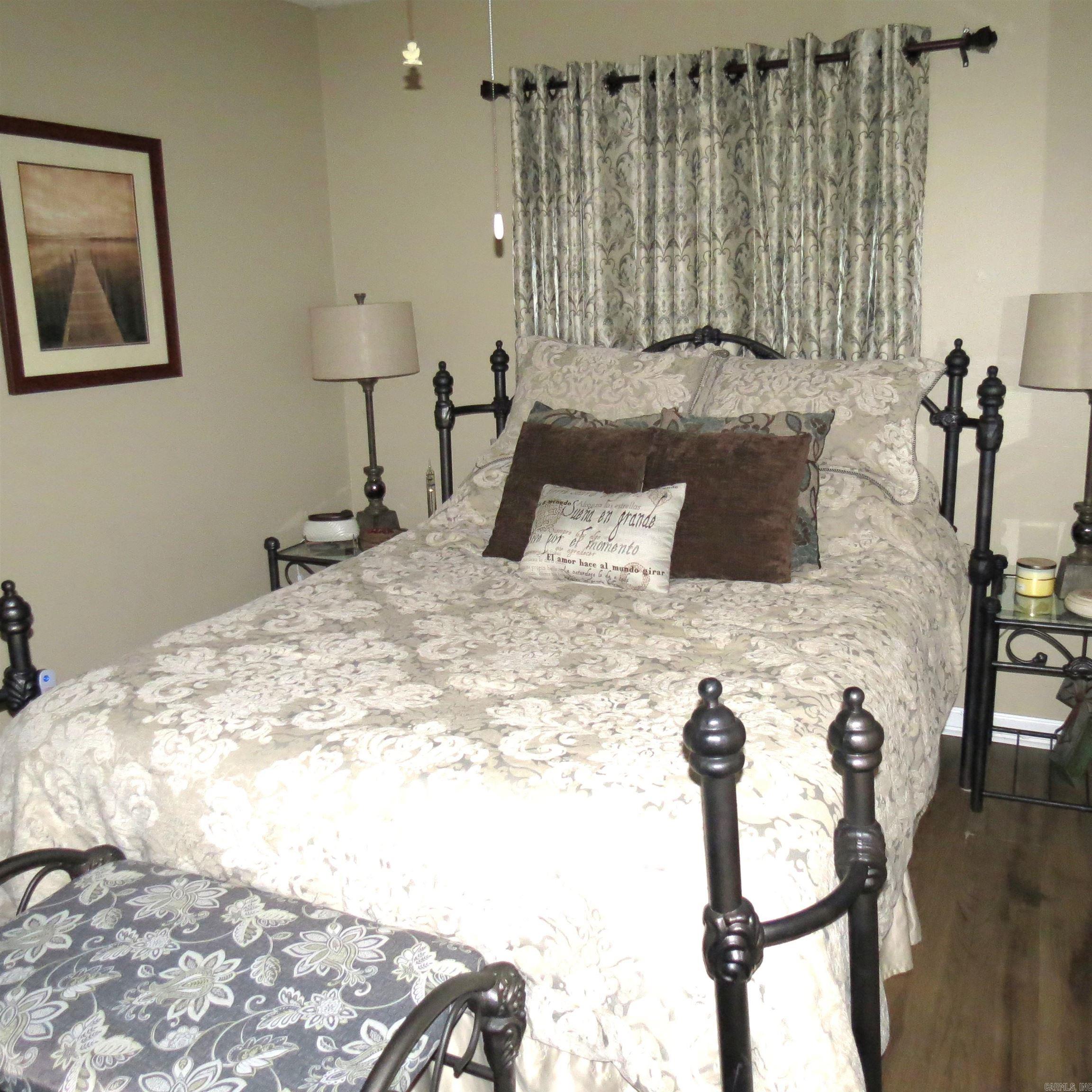 OAK LAWN ESTATES - Residential