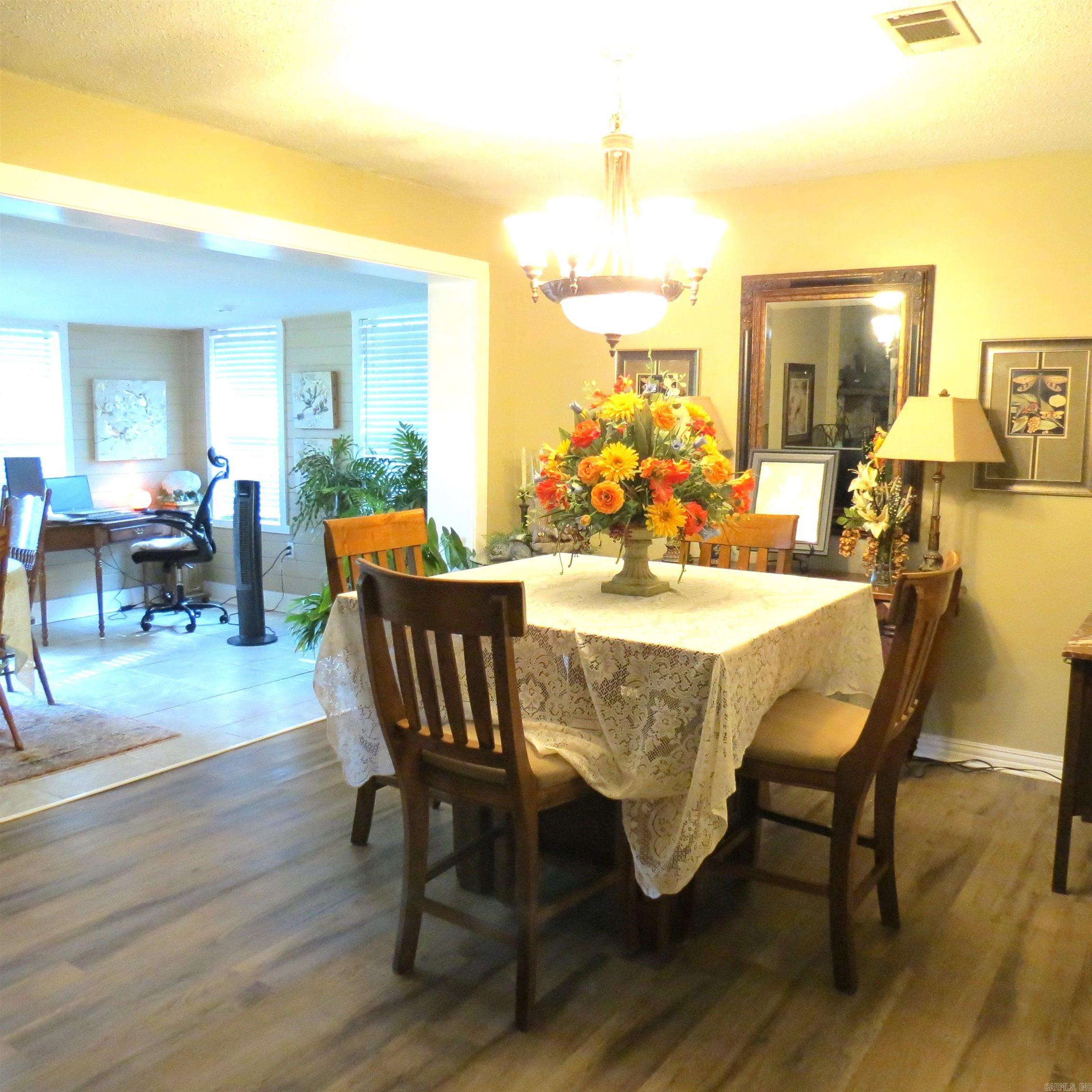 OAK LAWN ESTATES - Residential
