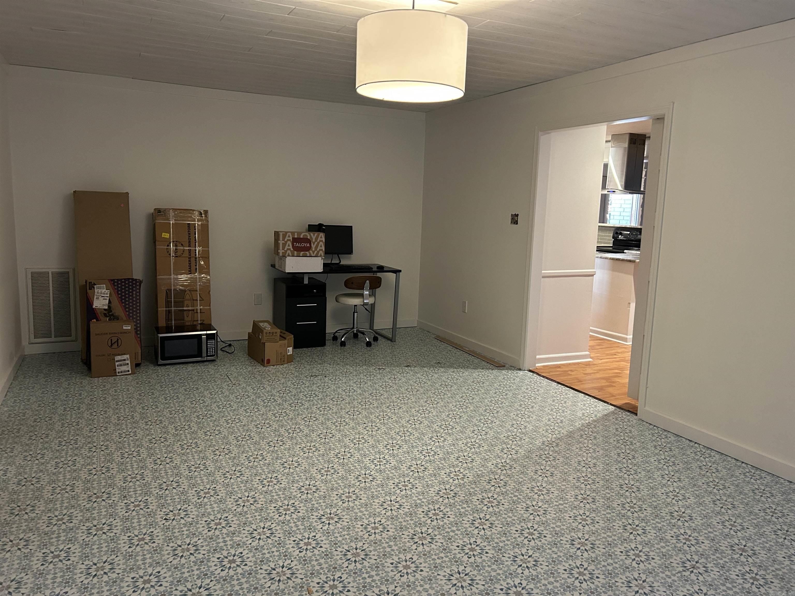 TUCKER CREEK - Residential