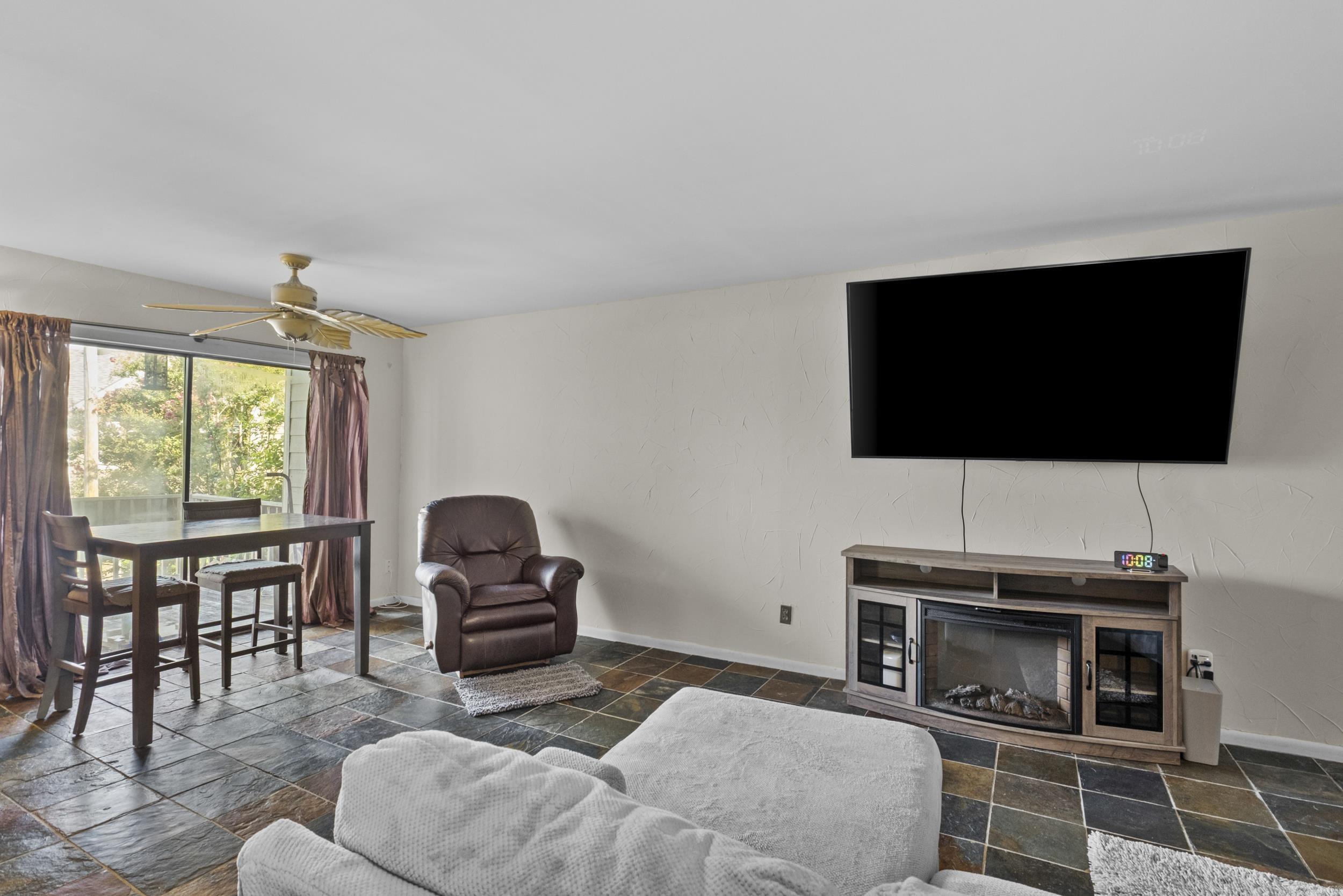 TAMARACK PINES APTS - Residential