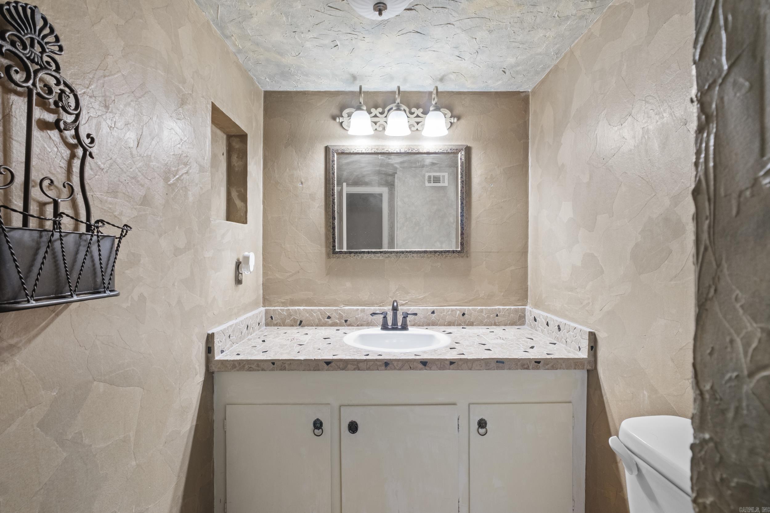 TAMARACK PINES APTS - Residential