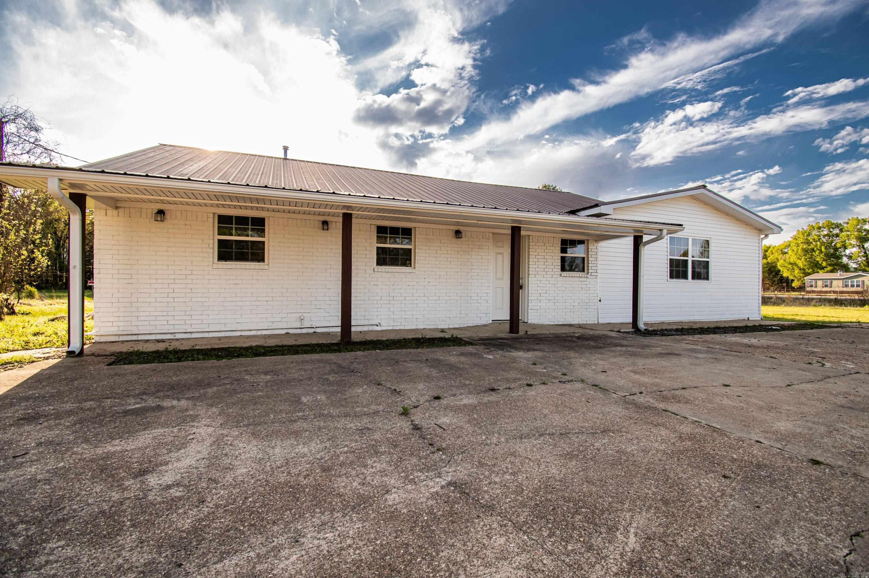 Give us a call at Century 21 United for a showing of this newly totally remodeled home located just out of town in Ashdown Arkansas. This this home is very nice with new walls, new flooring, new electric, new HVAC, ne paint, new kitchen, new granite, new almost everything. All offers are to be submitted at www.homepath.com This is a Fannie Mae Homepath property.