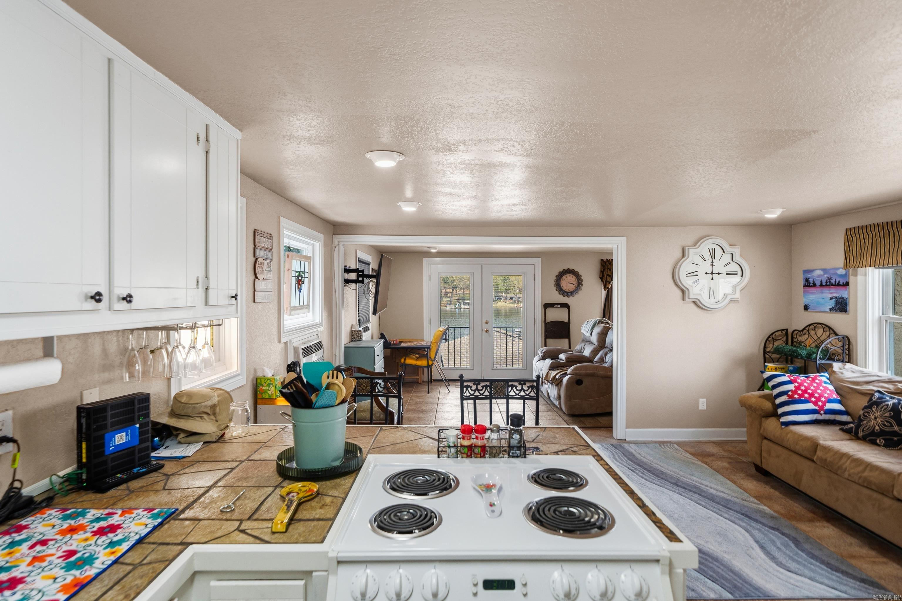 LAKELAND LODGE HPR - Residential