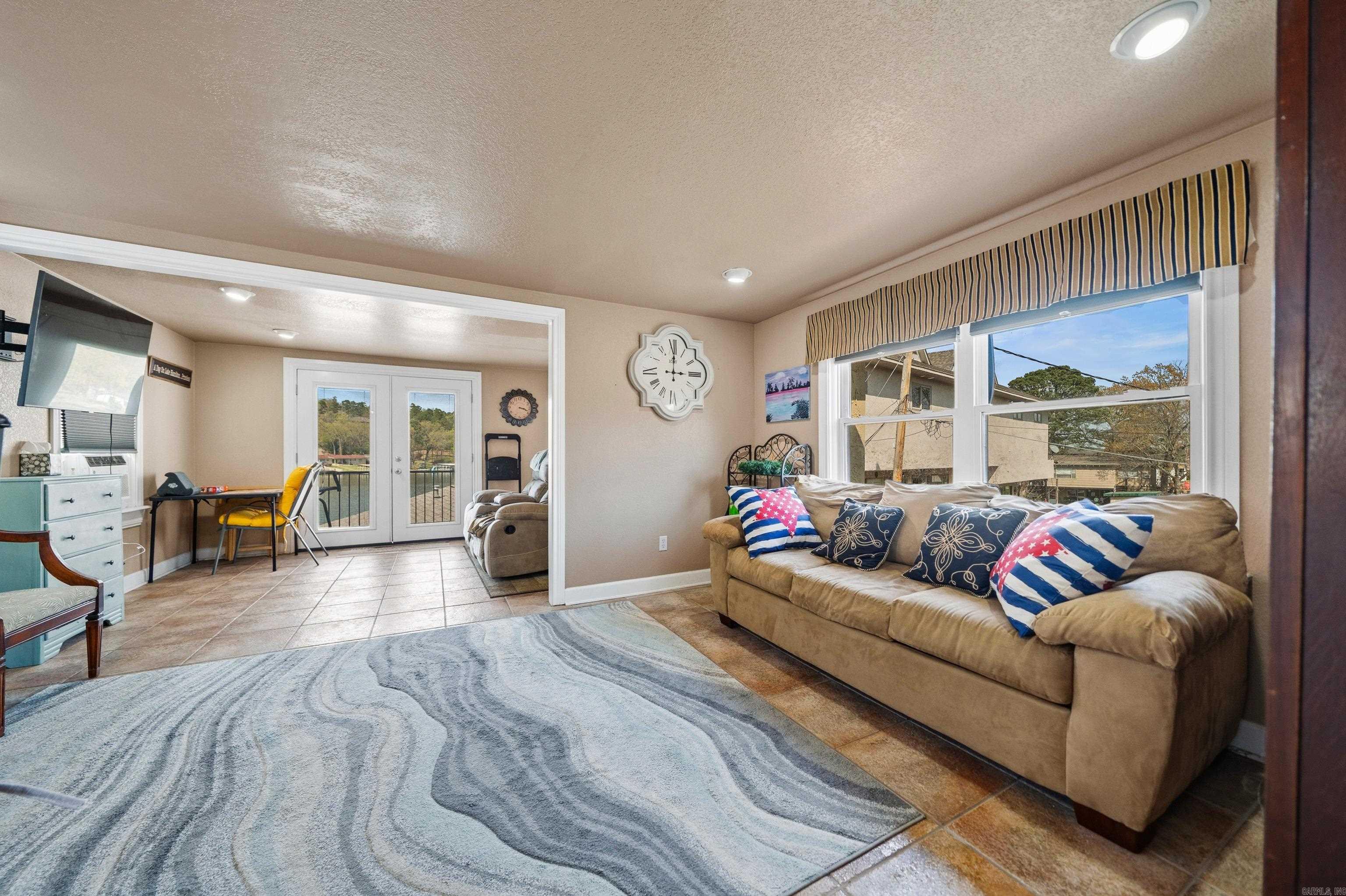 LAKELAND LODGE HPR - Residential