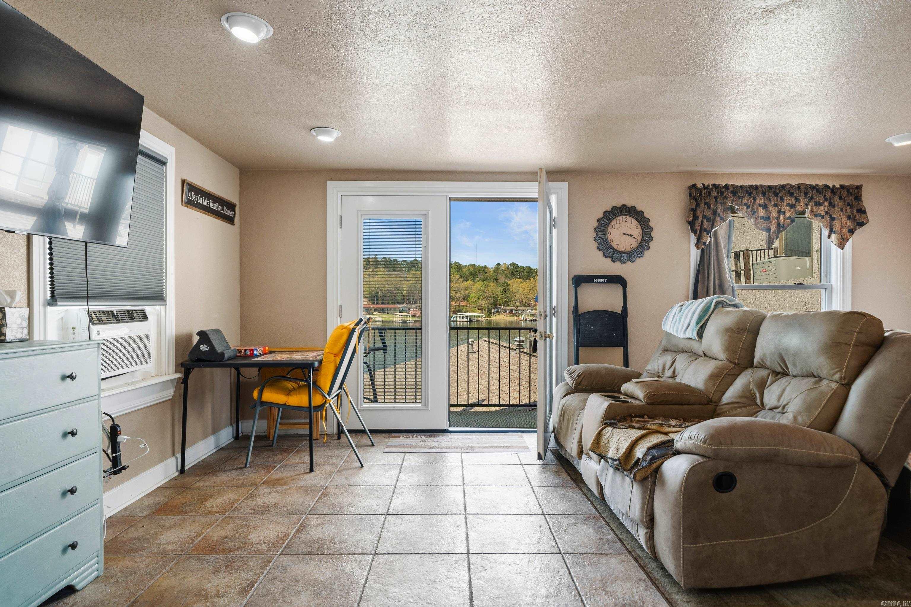 LAKELAND LODGE HPR - Residential