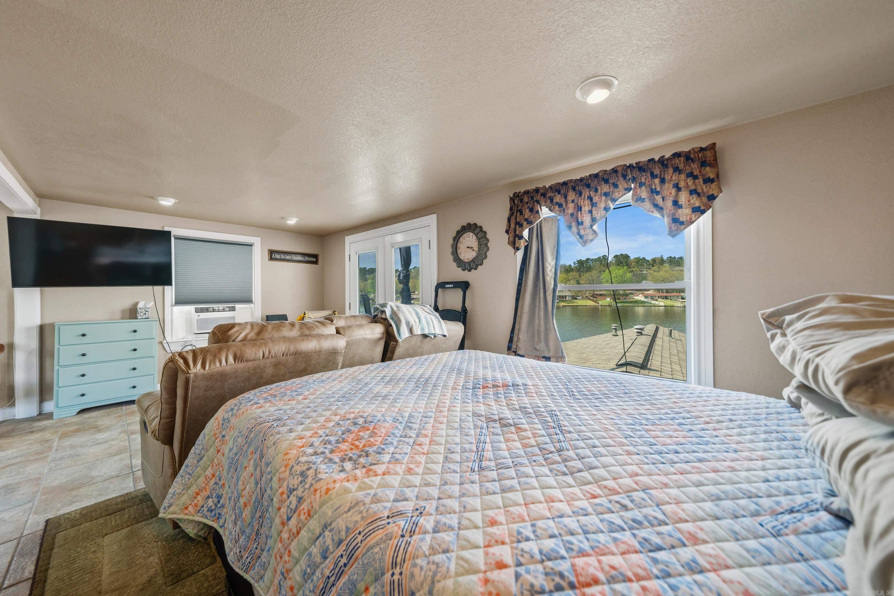 LAKELAND LODGE HPR - Residential