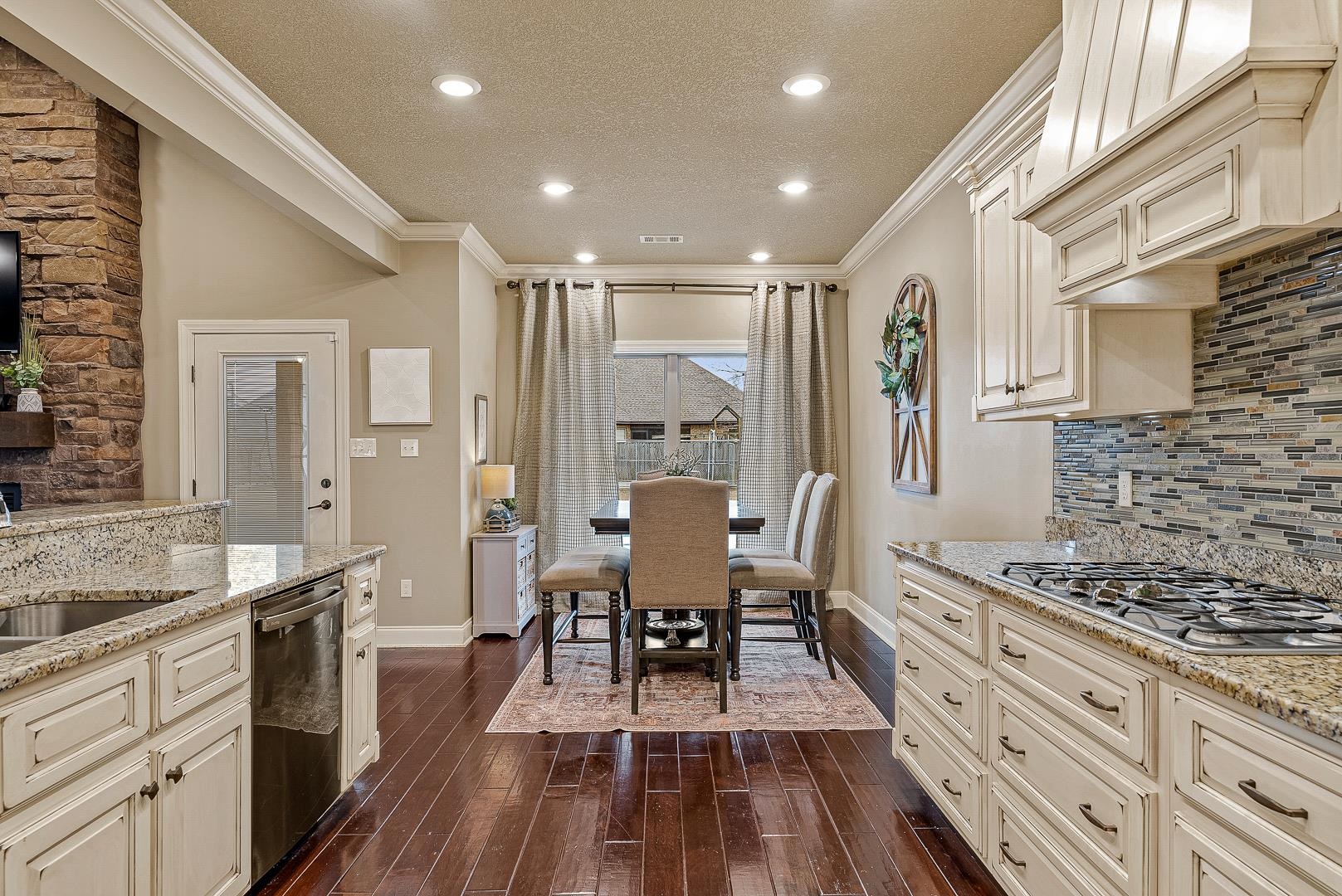 ABIGAIL CROSSING - Residential