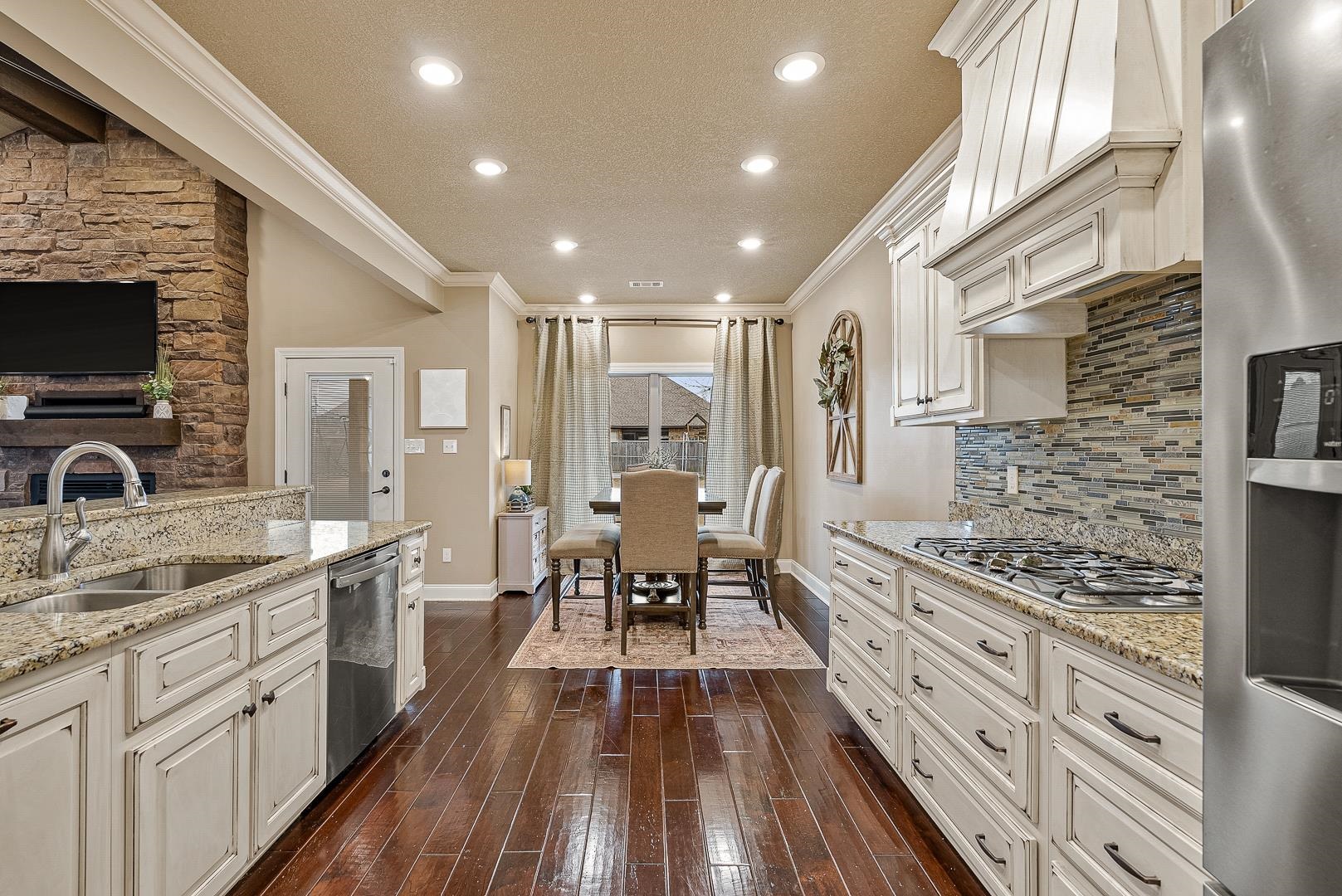 ABIGAIL CROSSING - Residential