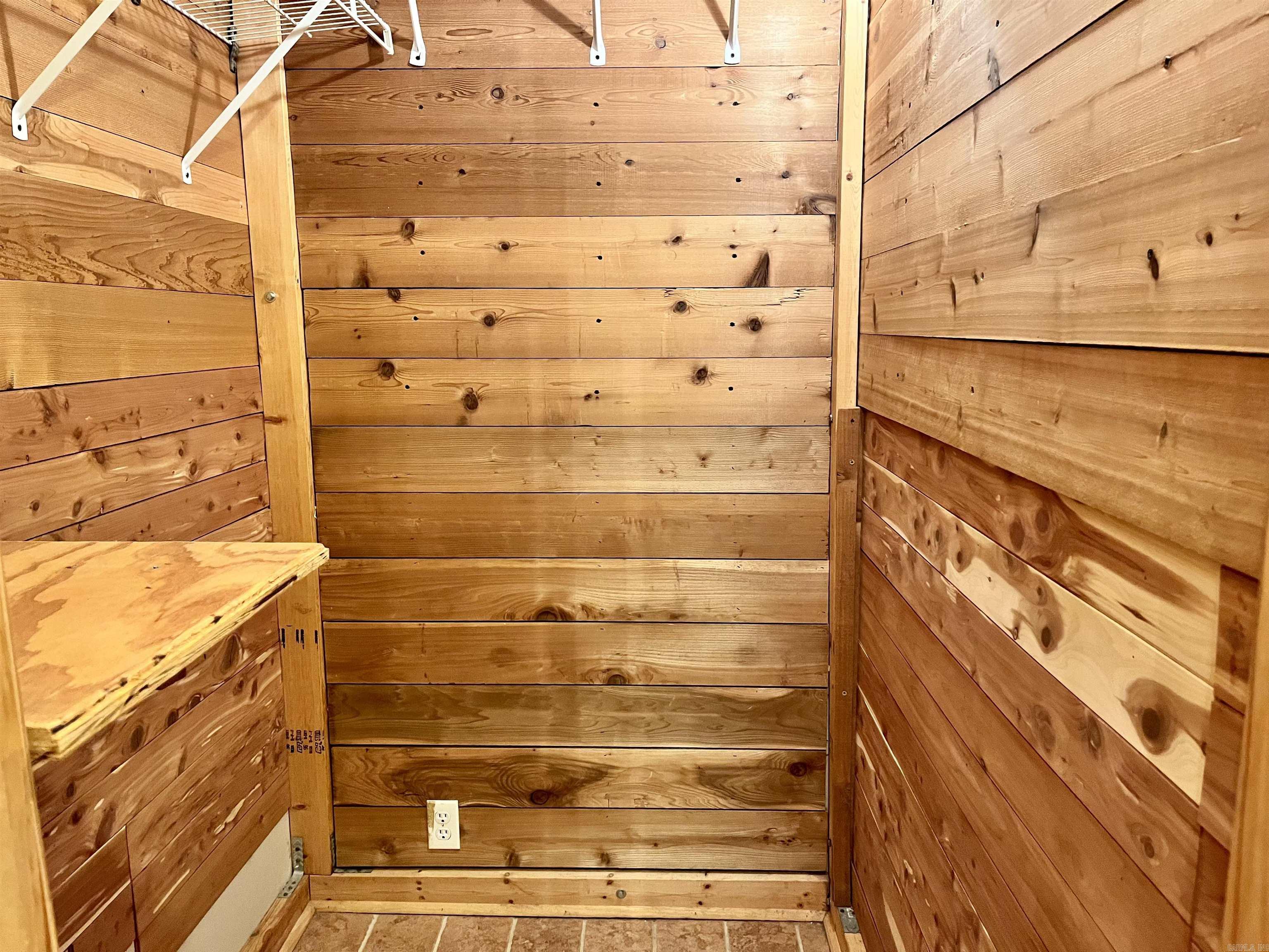 CATHERINE SHORES - Residential