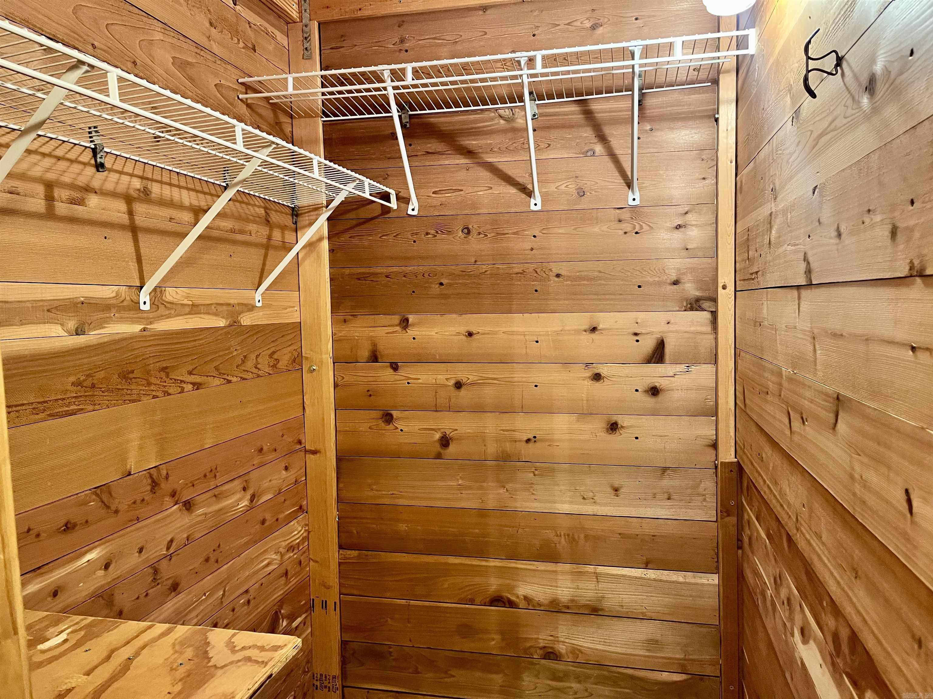 CATHERINE SHORES - Residential