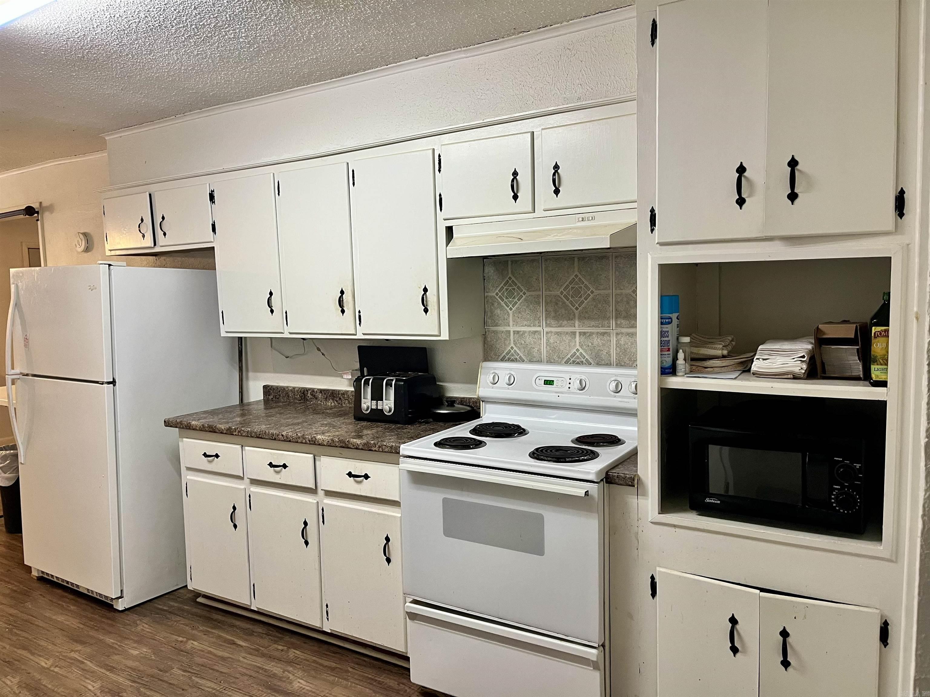 CATHERINE SHORES - Residential