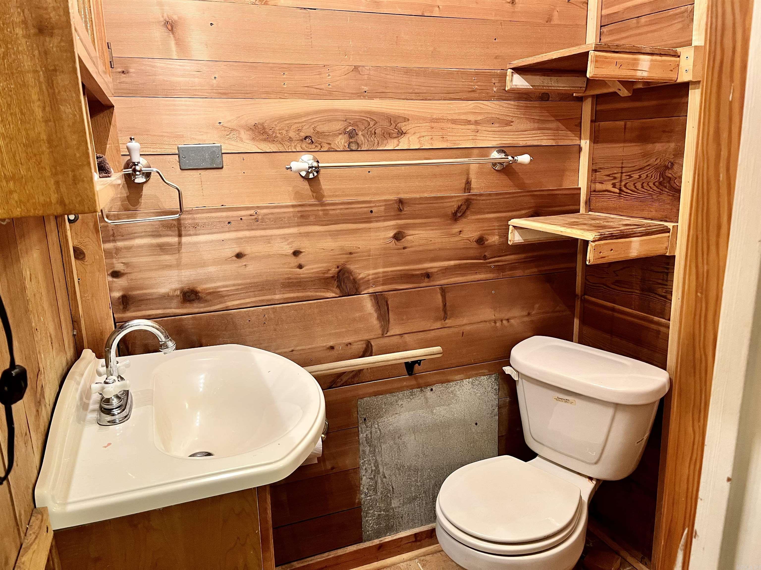 CATHERINE SHORES - Residential