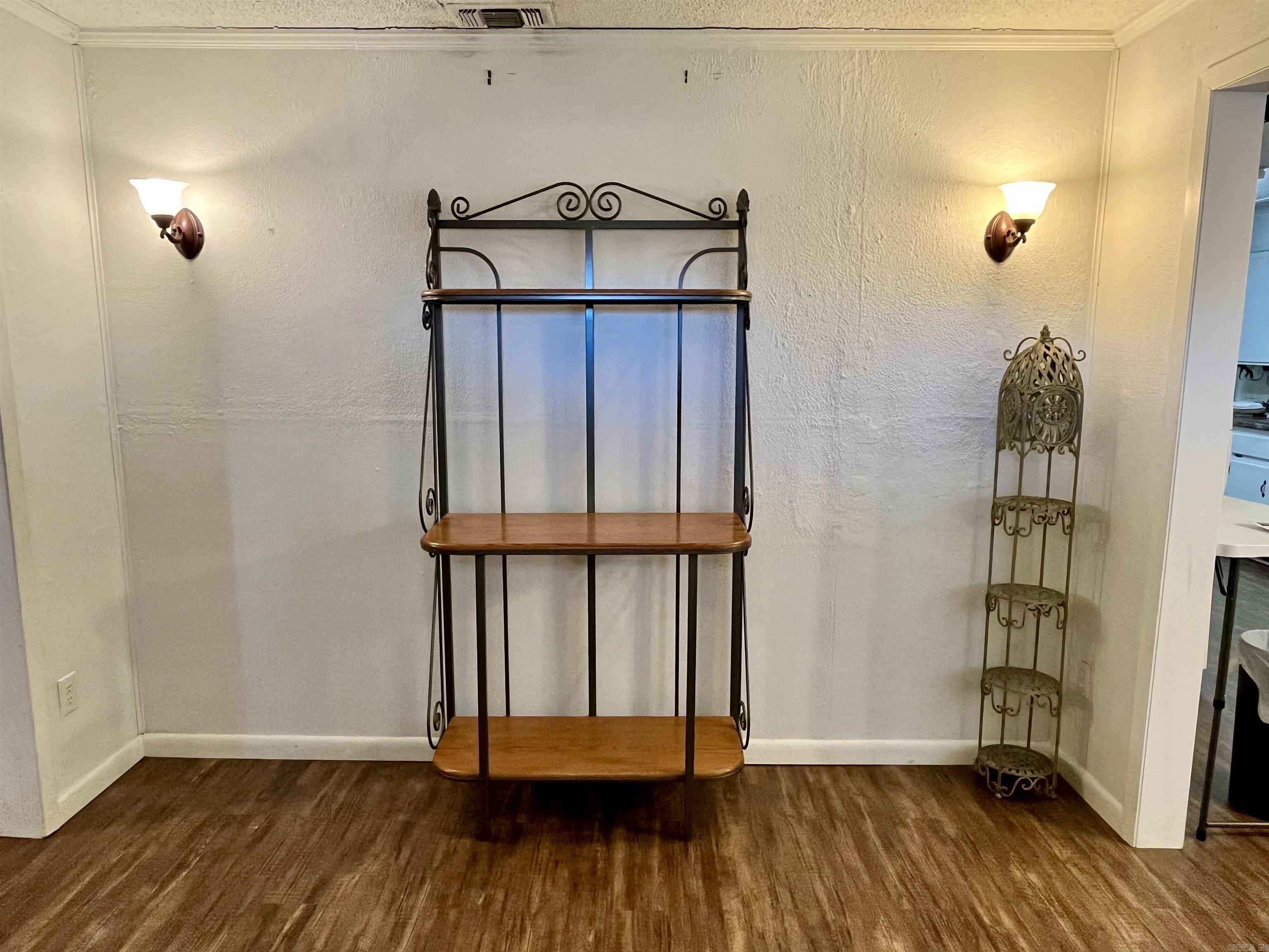 CATHERINE SHORES - Residential