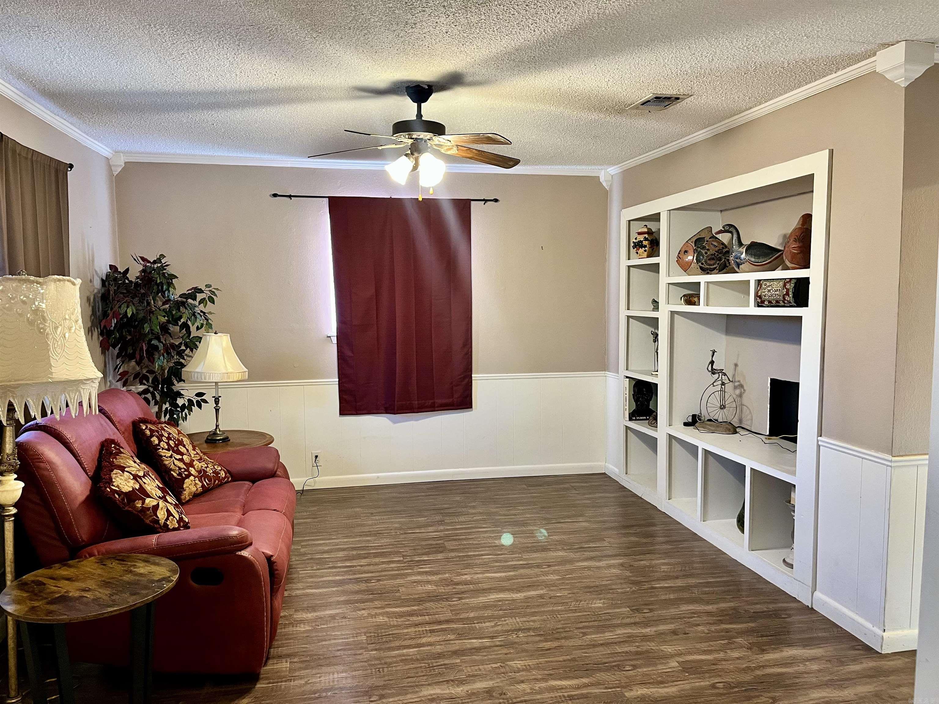 CATHERINE SHORES - Residential