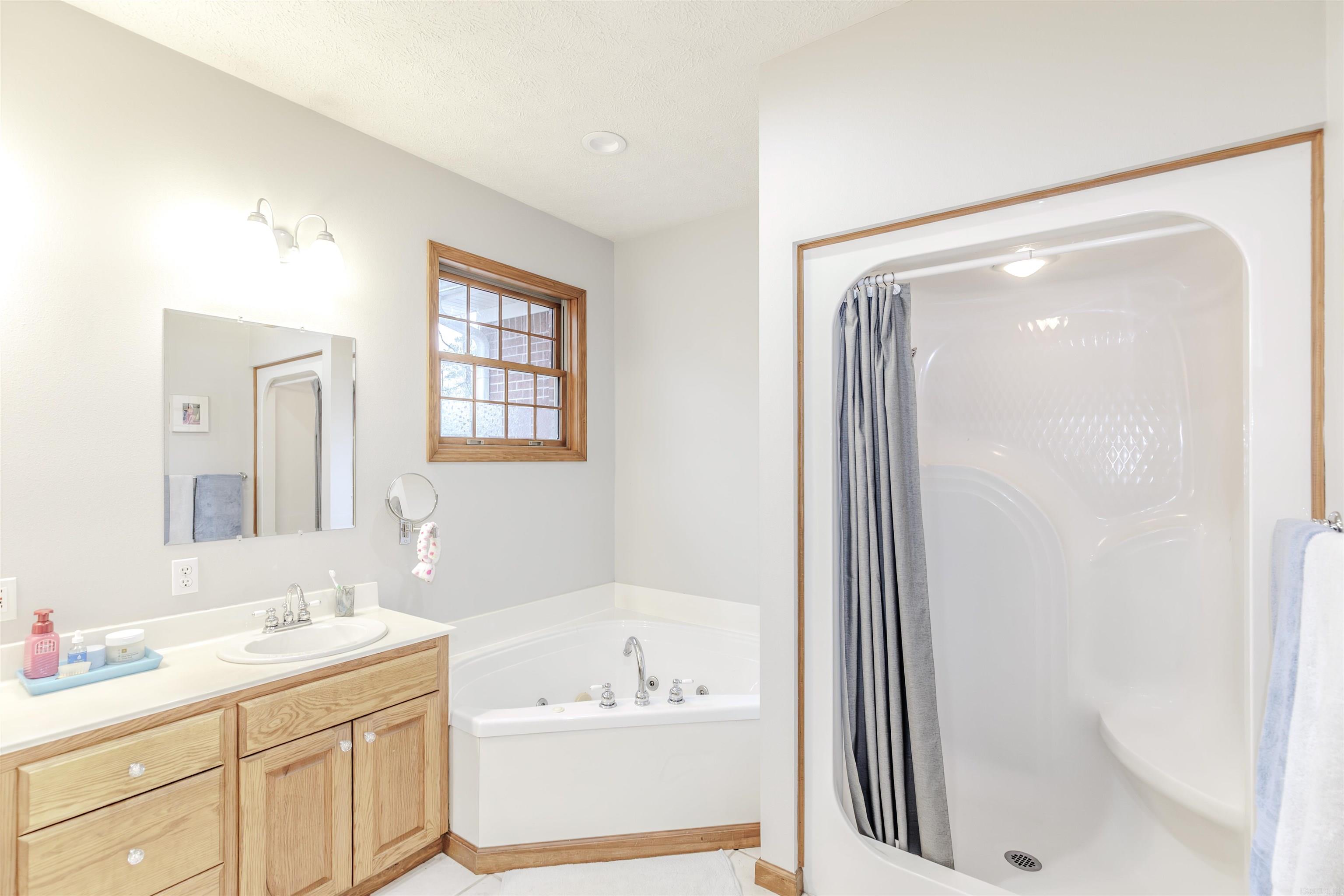 LAKEVIEW ESTATES - Residential