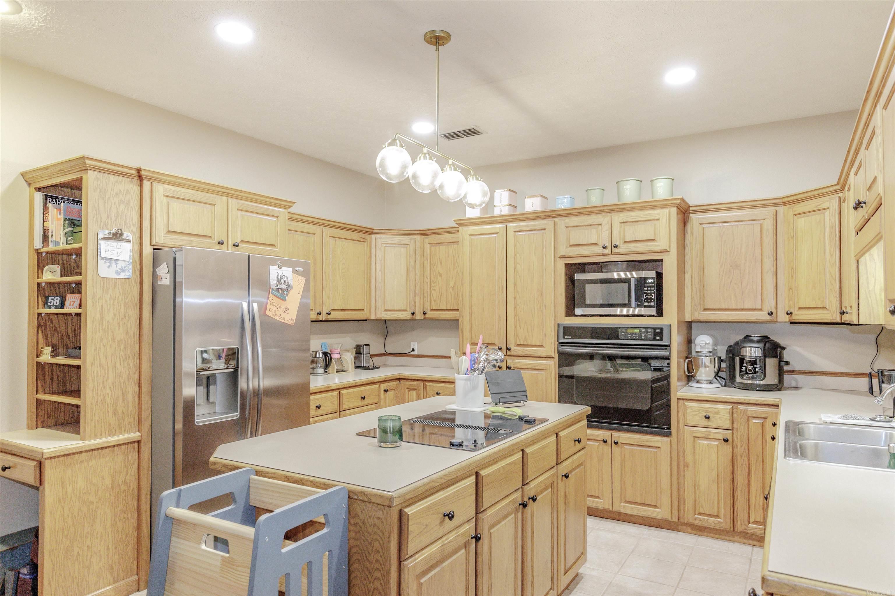 LAKEVIEW ESTATES - Residential