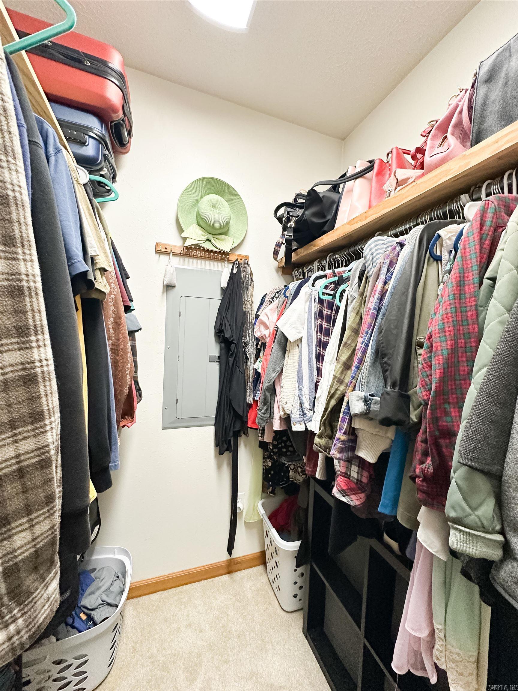 LAKEVIEW ESTATES - Residential