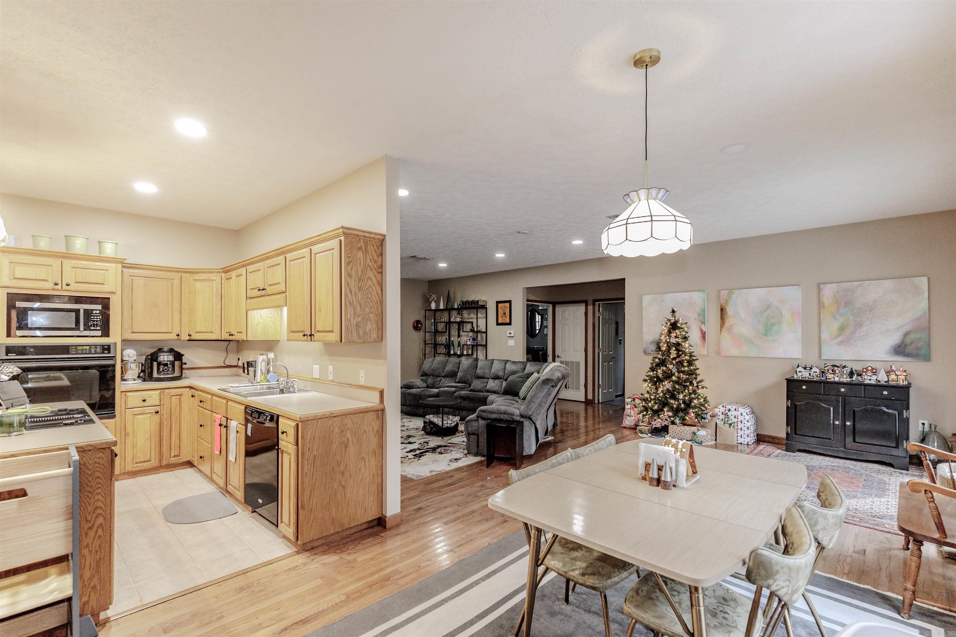 LAKEVIEW ESTATES - Residential