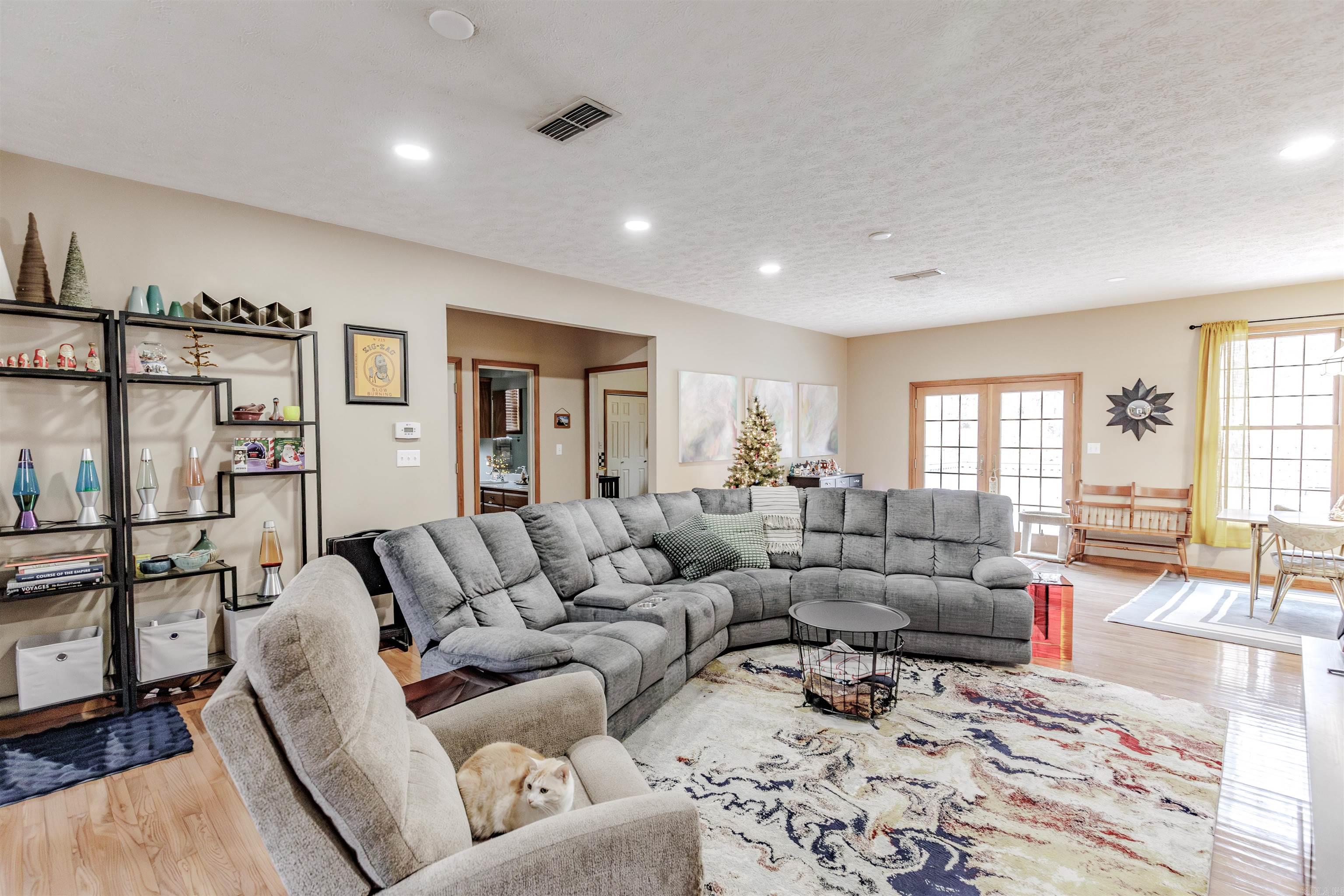 LAKEVIEW ESTATES - Residential