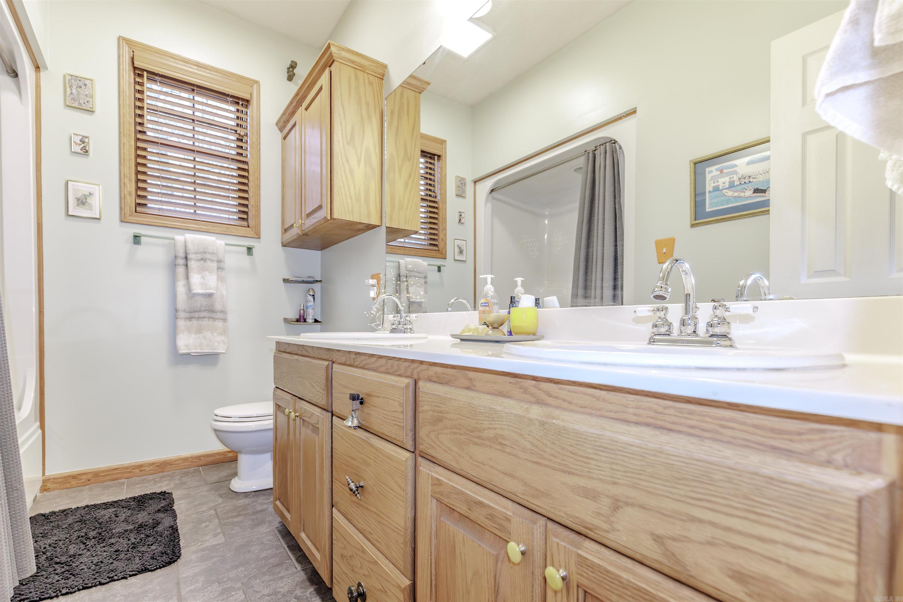 LAKEVIEW ESTATES - Residential