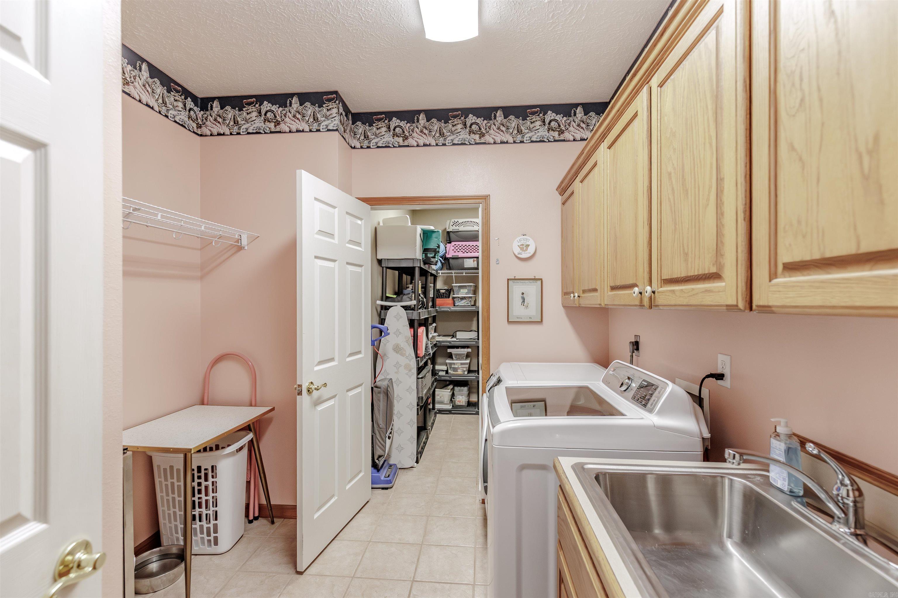 LAKEVIEW ESTATES - Residential