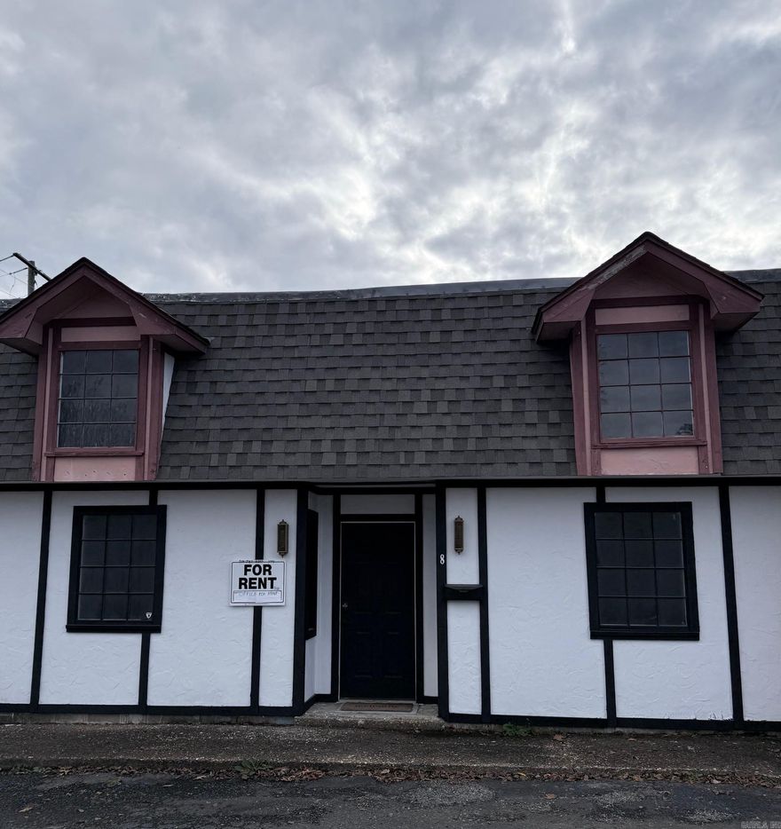 In the Heart of downtown Jacksonville!!!Canterbury Corner suite 8, Office space or Beauty shop for rent, Easy Access, Free 30 Public Parking $ 750 Deposit & $750 Rent , water and trash included Available and move-in ready now, less than 10 minutes from  Little Rock Air Force Base !!! Call 501-743-6803 for appointment .