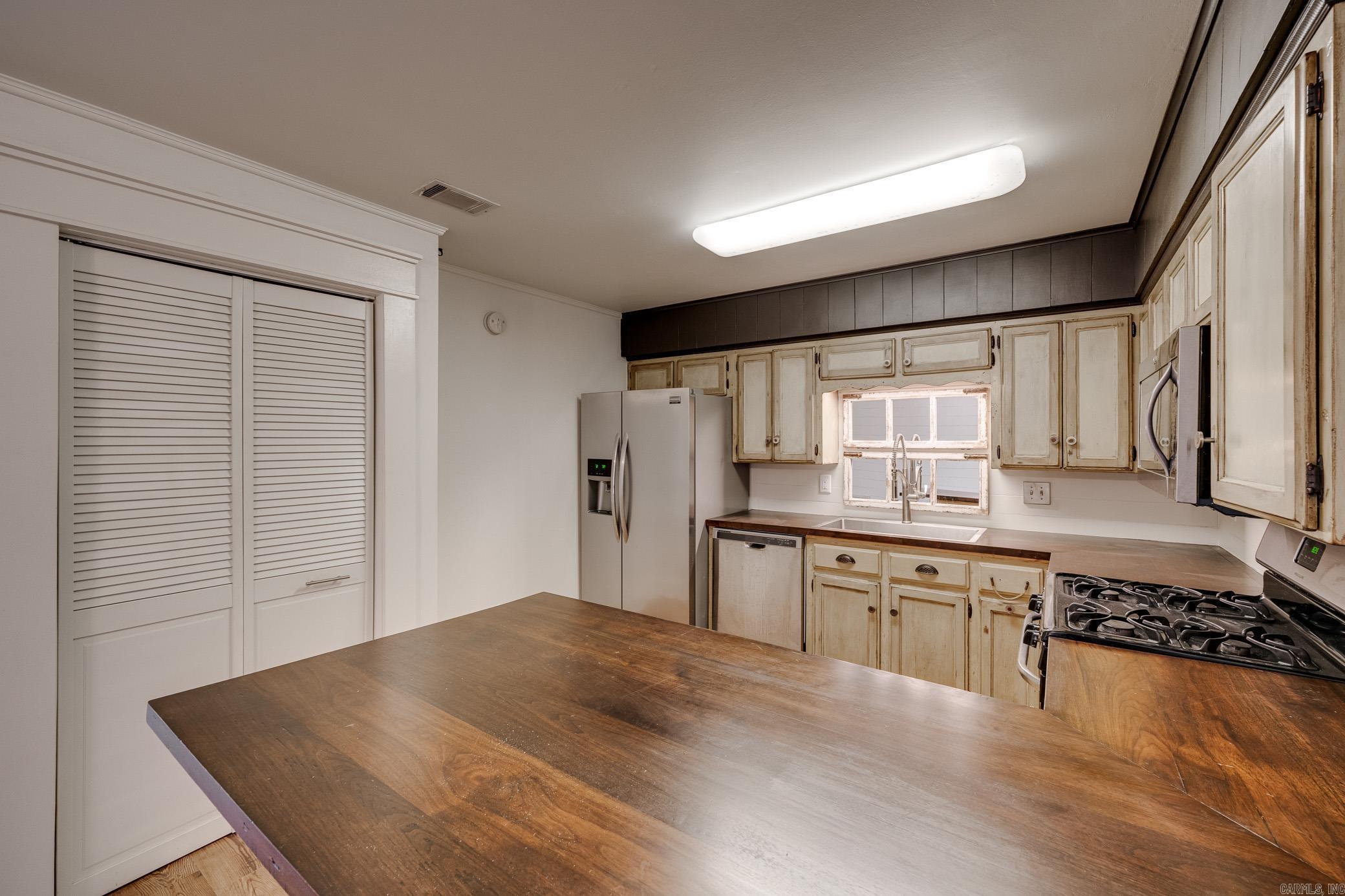 CARRIAGE COURTS - Residential