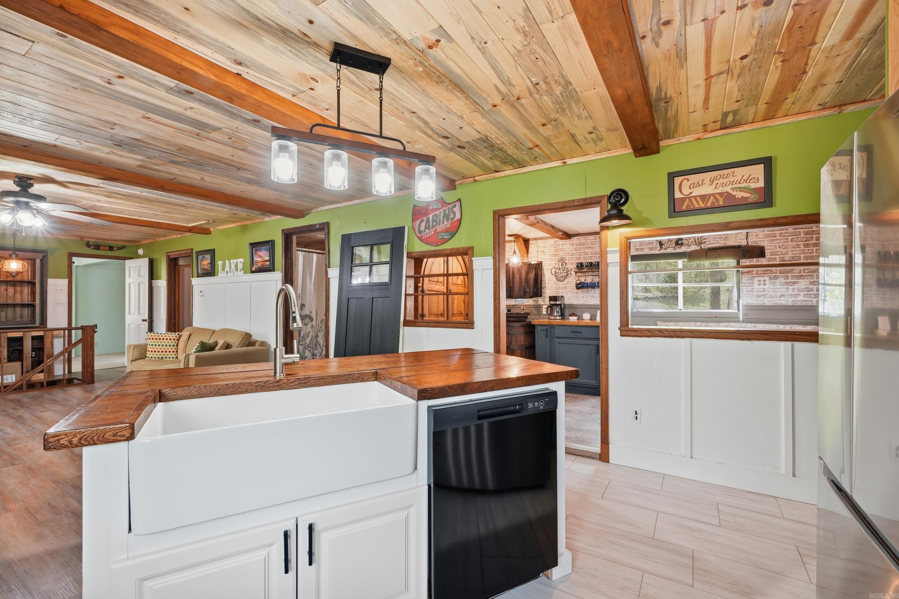 FRONTIER CANYON - LAKE - Residential